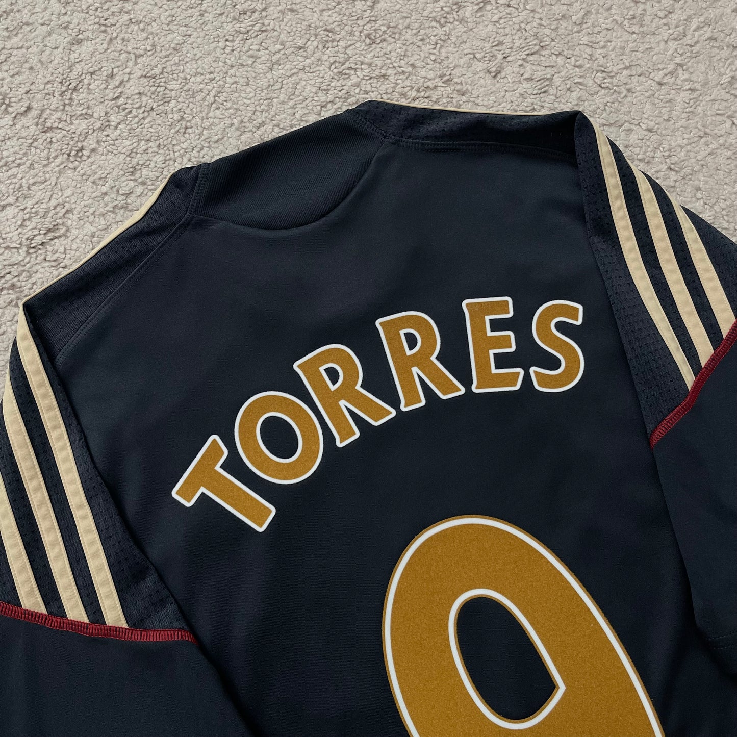 Liverpool 2009/10 away x Fernando 'El Niño' Torres #9 (L)