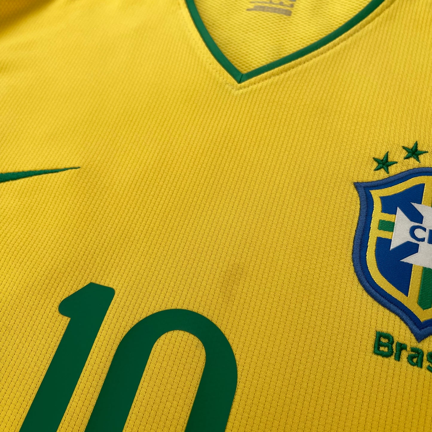 Brazil 2008/2009/2010 home x Ronaldinho #10 (L)
