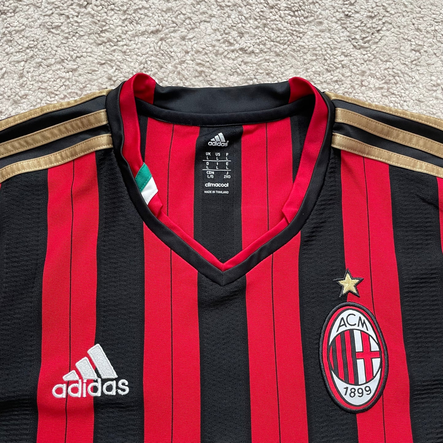 AC Milan 2013/14 home x Kaka' #22 (L) *has some tiny holes