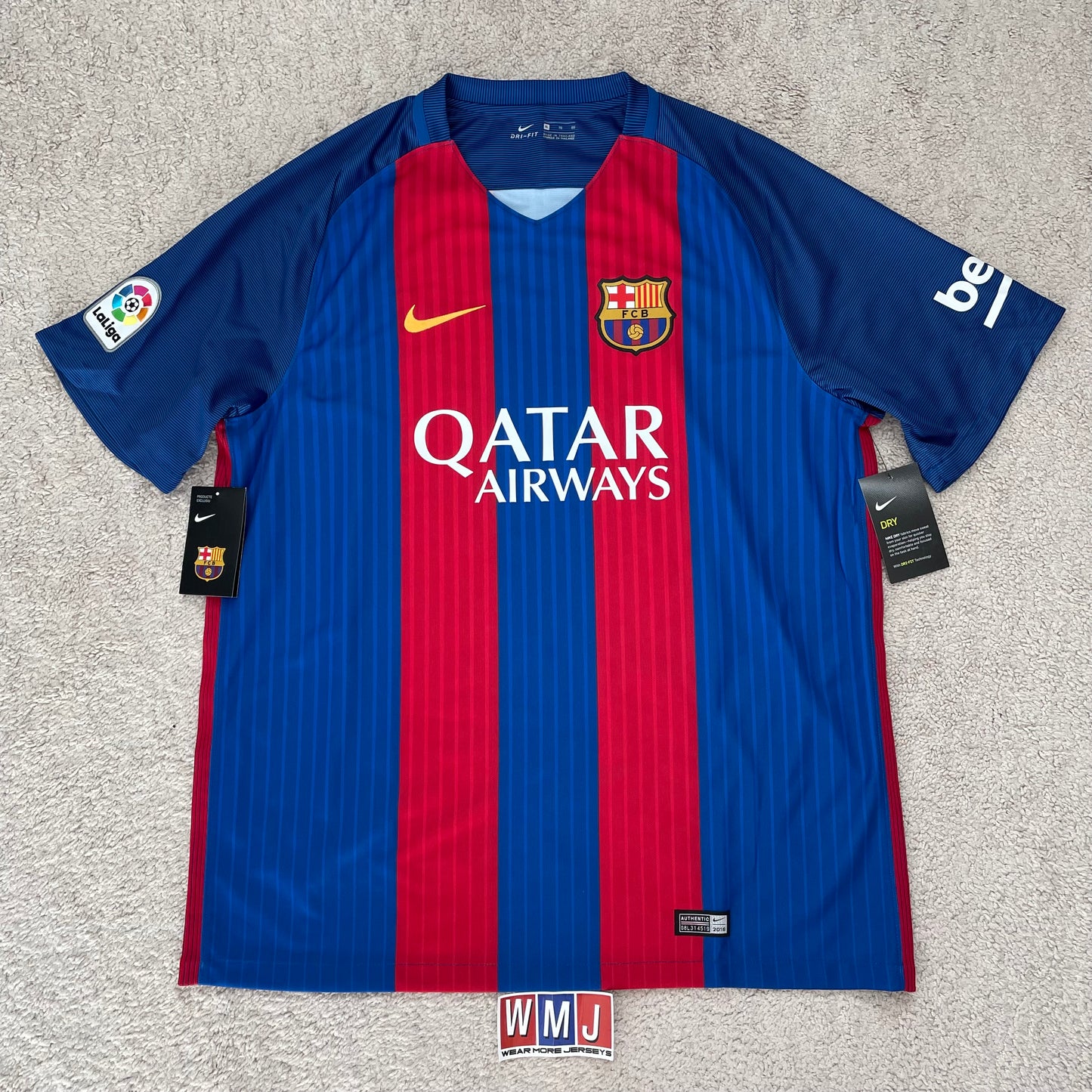 Barcelona 2016/17 home x Messi #10 (XL) *BRAND NEW WITH TAGS