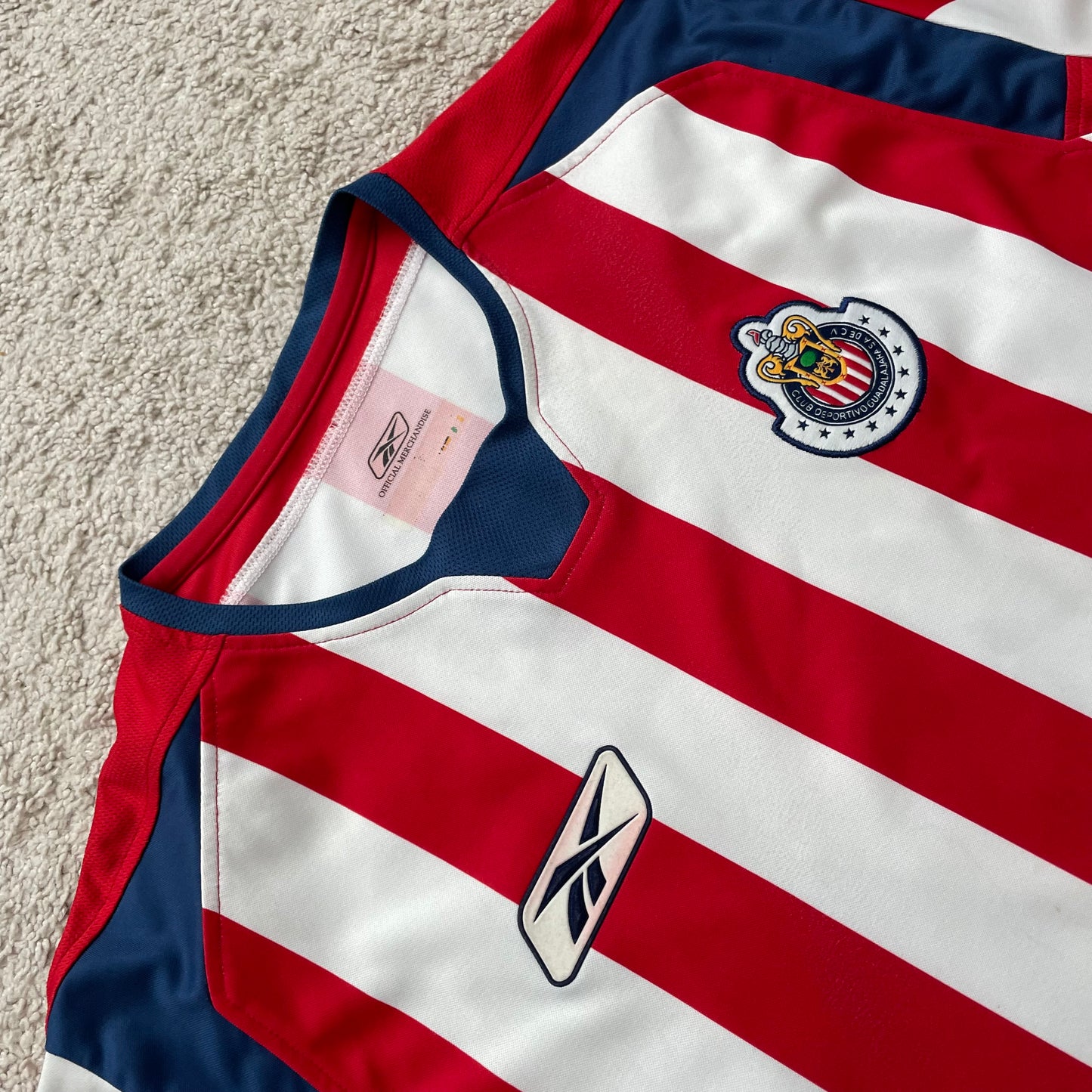 Chivas de Guadalajara 2004/05 home x Bofo Bautista #7 (M, runs big)