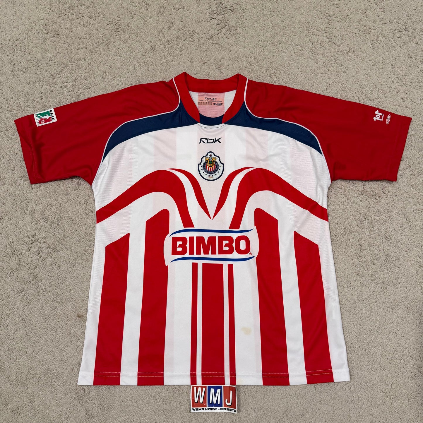 Chivas de Guadalajara 2006/07 home x Chicharito Hernandez #45 (S, RUNS BIG)