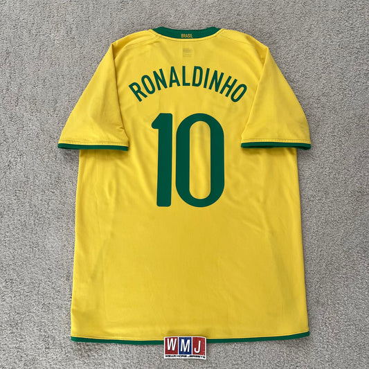 Brazil 2008/2009/2010 home x Ronaldinho #10 (L)
