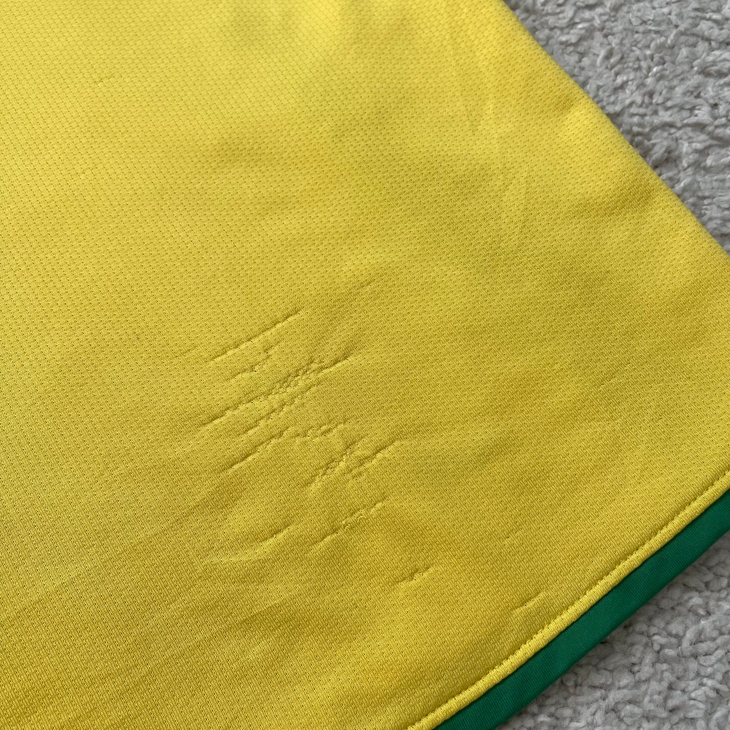 Brazil 2008/2009/2010 home x Ronaldinho #10 (XL) *has some tiny holes