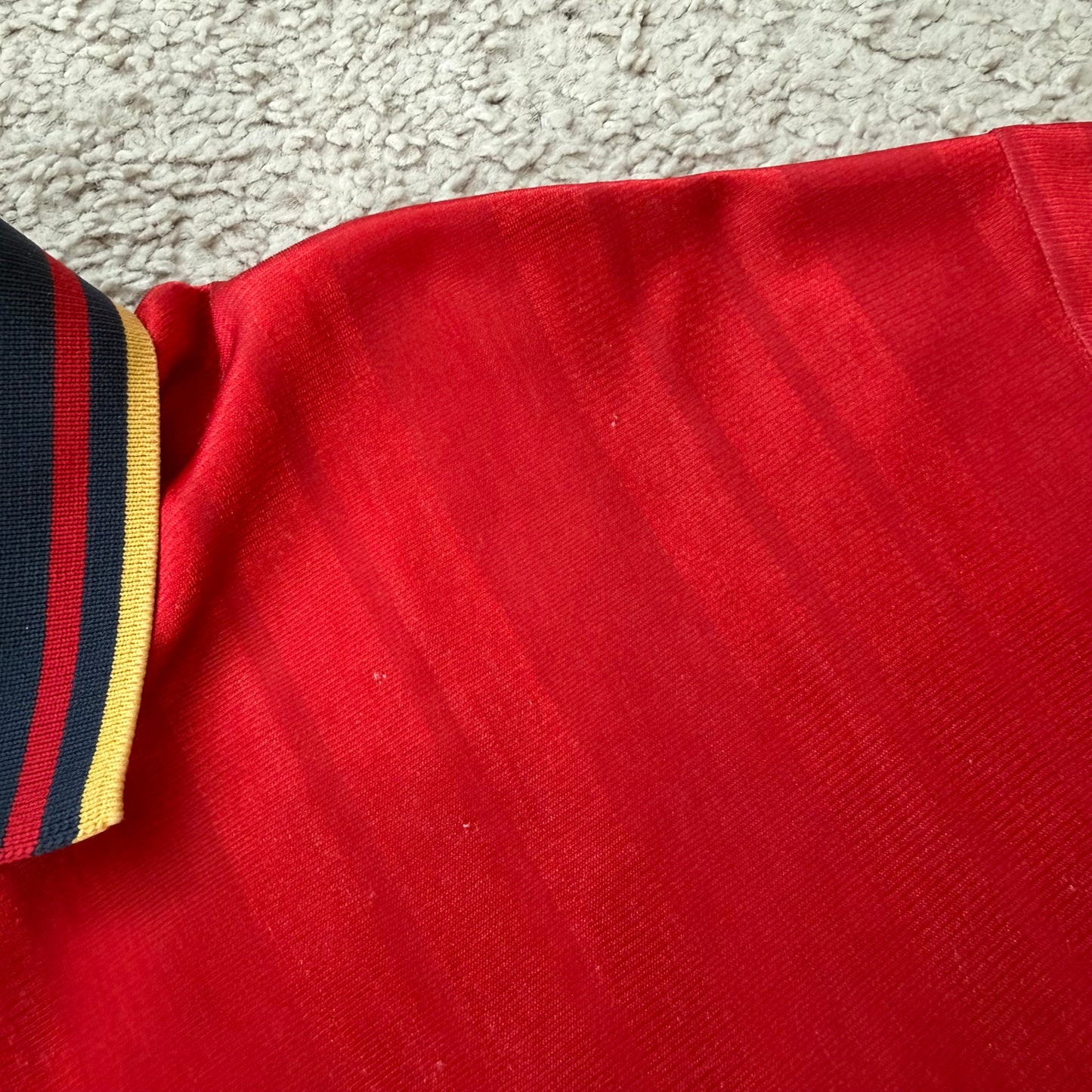 Spain 1994 World Cup home (M) *tiny holes on right sleeve
