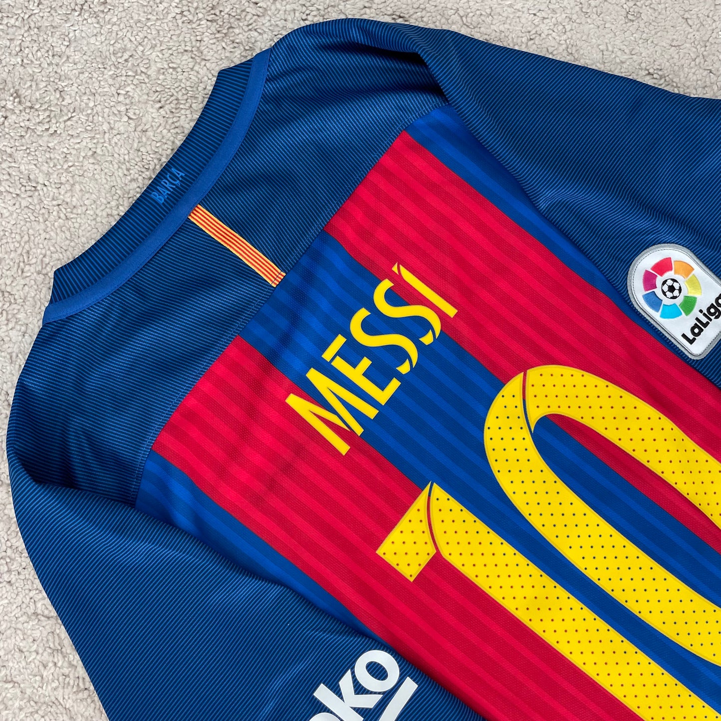 Barcelona 2016/17 home x Messi #10 (XL) *BRAND NEW WITH TAGS
