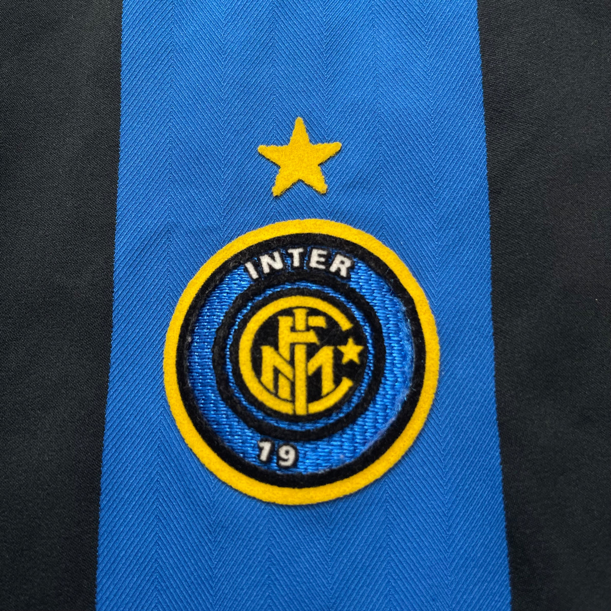 Inter 2005/06 home x Adriano #10 (L)