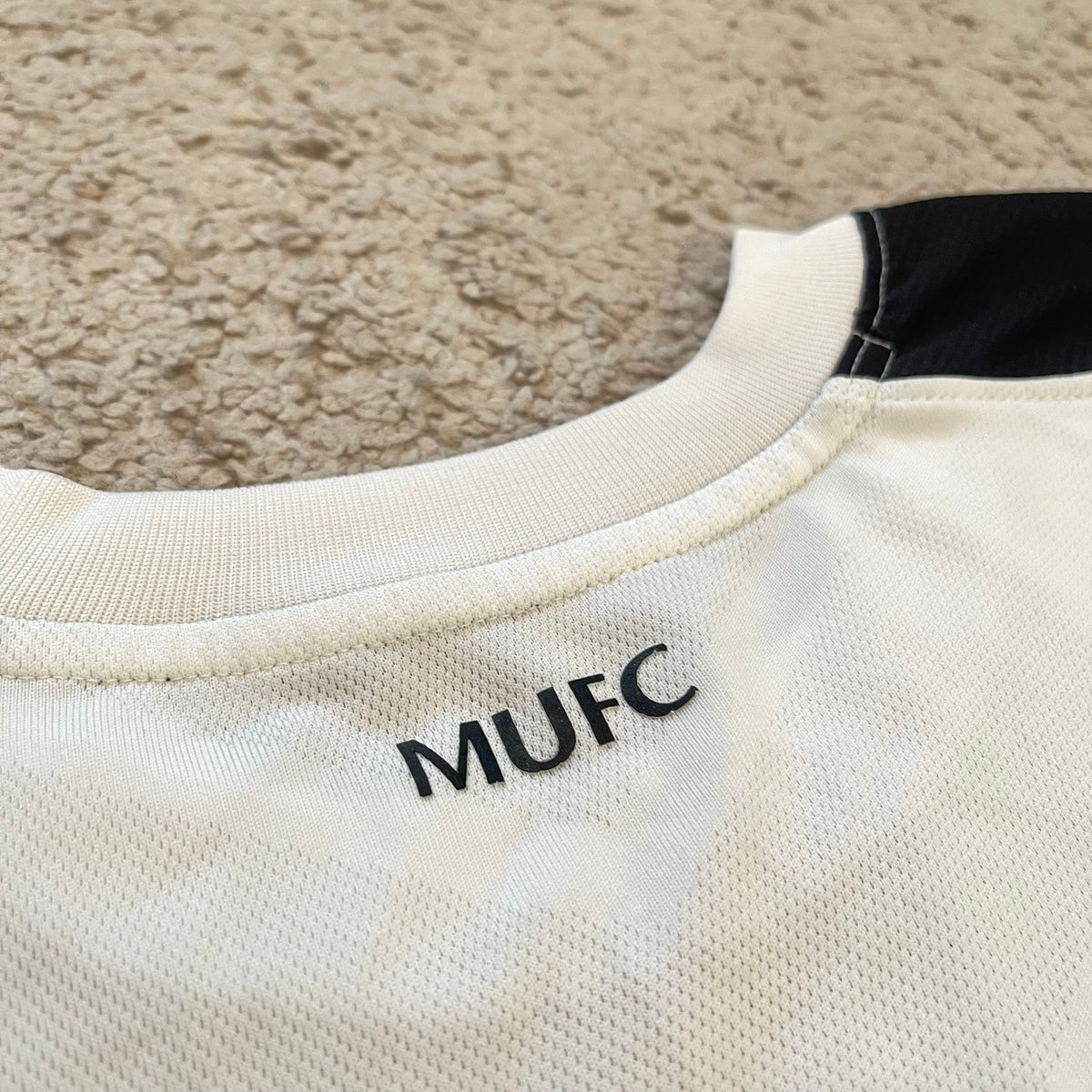Manchester United 2010/11 away x Chicharito Hernandez #14 (L)