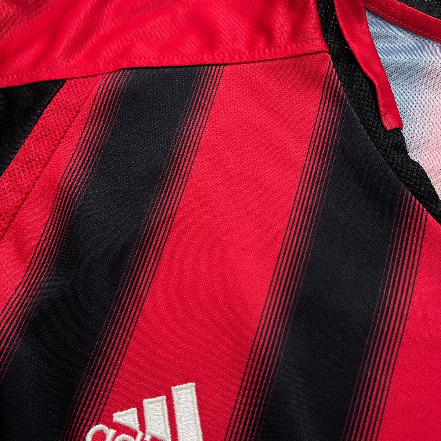 AC Milan 2004/05 home x Ricardo Kaká #22 (L)
