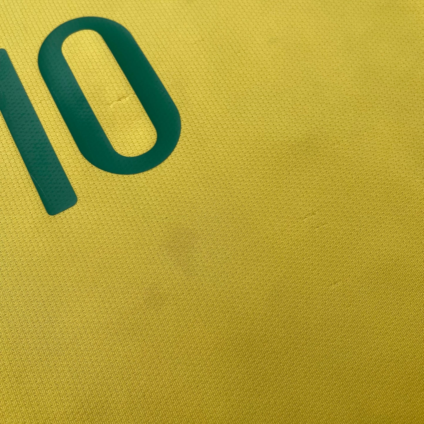 Brazil 2008/2009/2010 home x Ronaldinho #10 (XL) *has some tiny holes