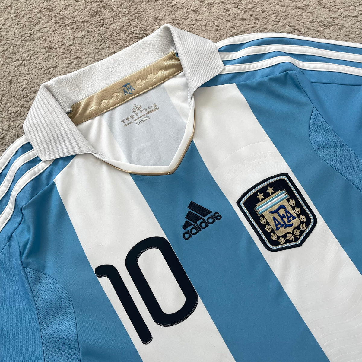 Argentina 2011 Copa America home x Messi #10 (M)
