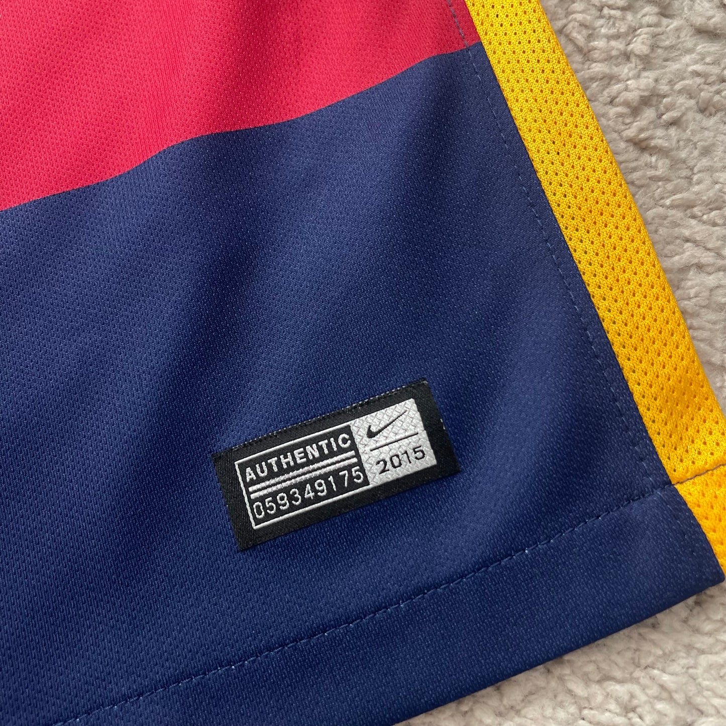 Barcelona 2015/16 home x Sergio Busquets #5 (L)