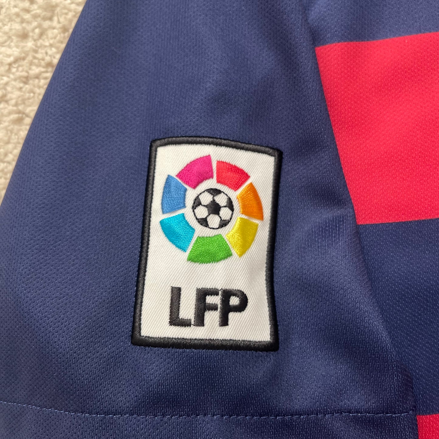Barcelona 2015/16 home x Sergio Busquets #5 (L)