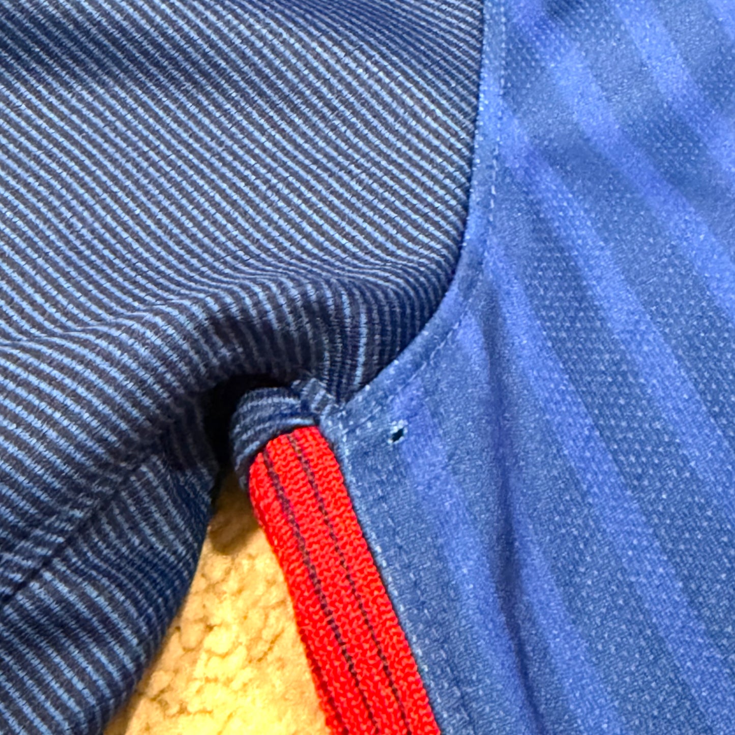 Barcelona 2016/17 home x Messi #10 (M) *very tiny holes