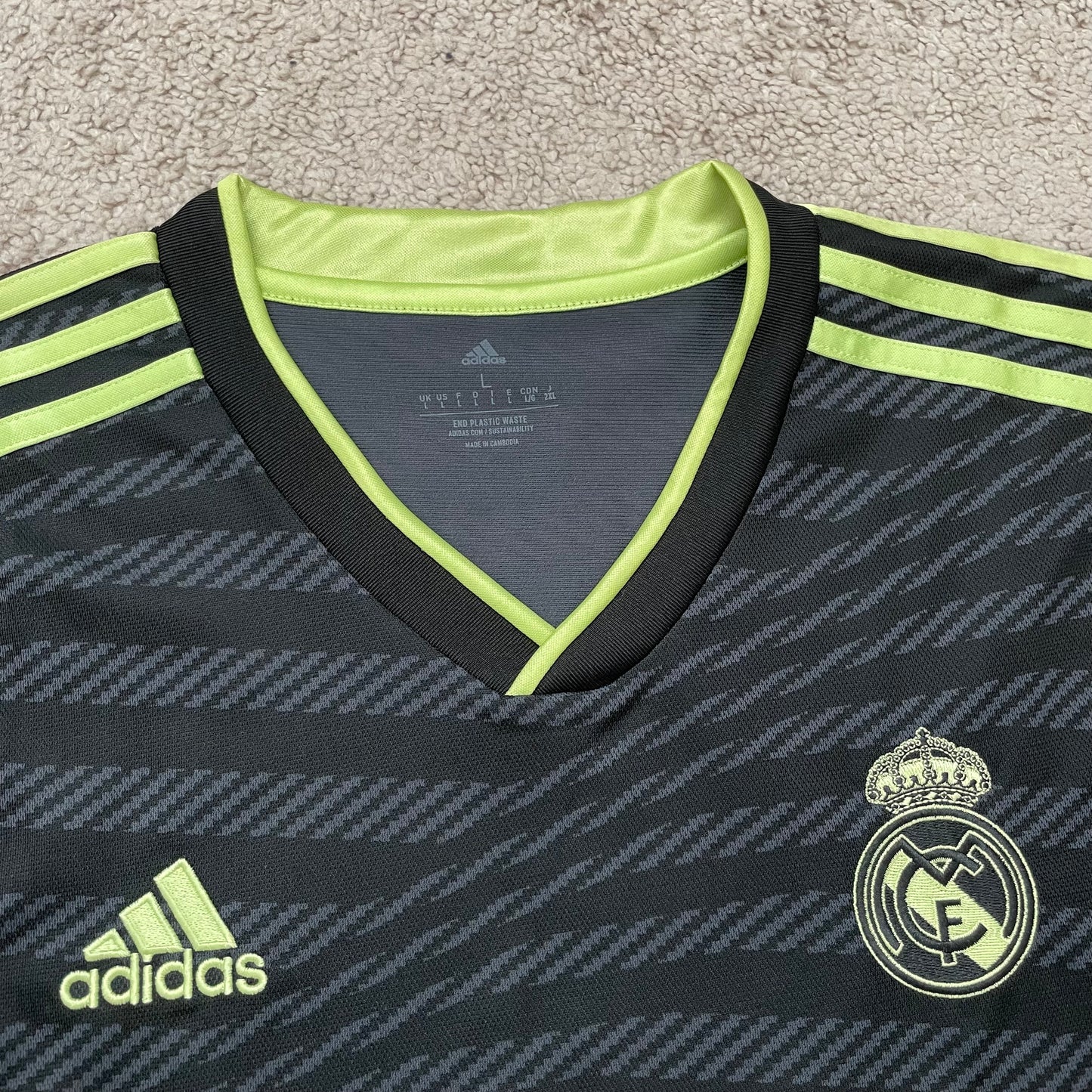 Real Madrid 2022/23 third x Toni Kroos #8 (L)