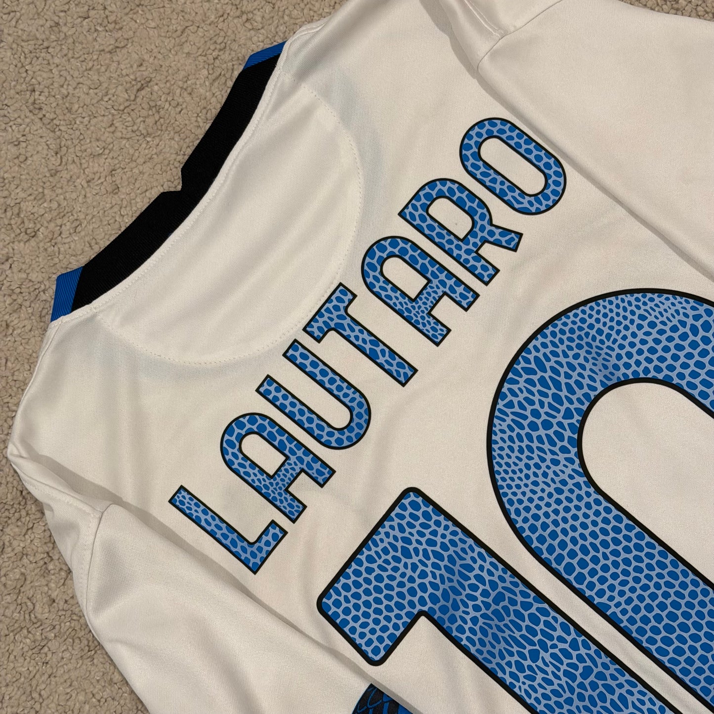 Inter 2021/22 away x Lautaro Martinez #10 (M)