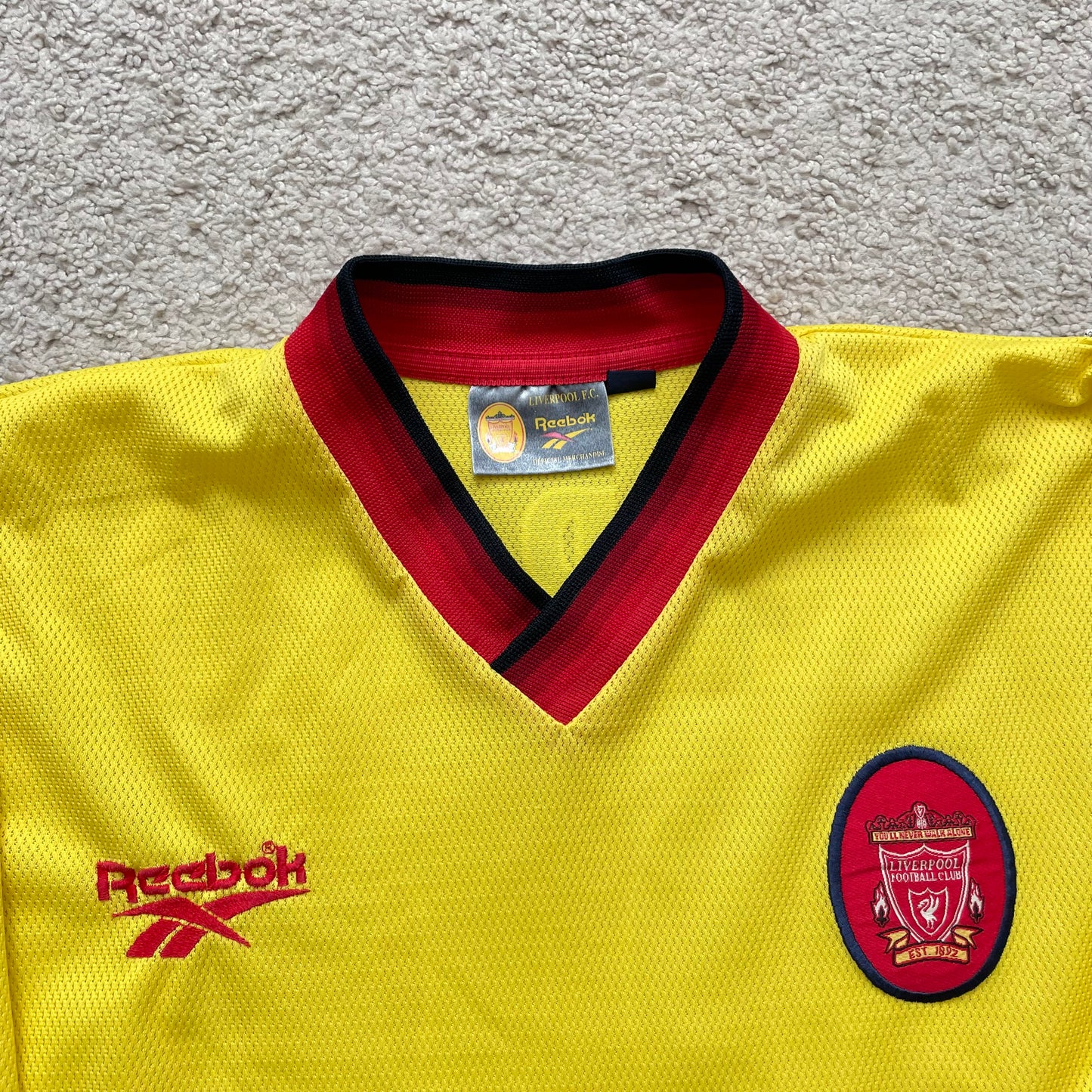 Liverpool 1998/99 x Steven Gerrard #28 (L, runs big)