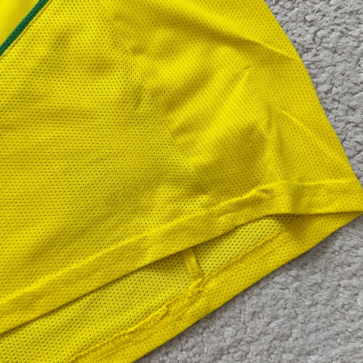 Brazil 2004/06 home x Ronaldinho #10 (L)