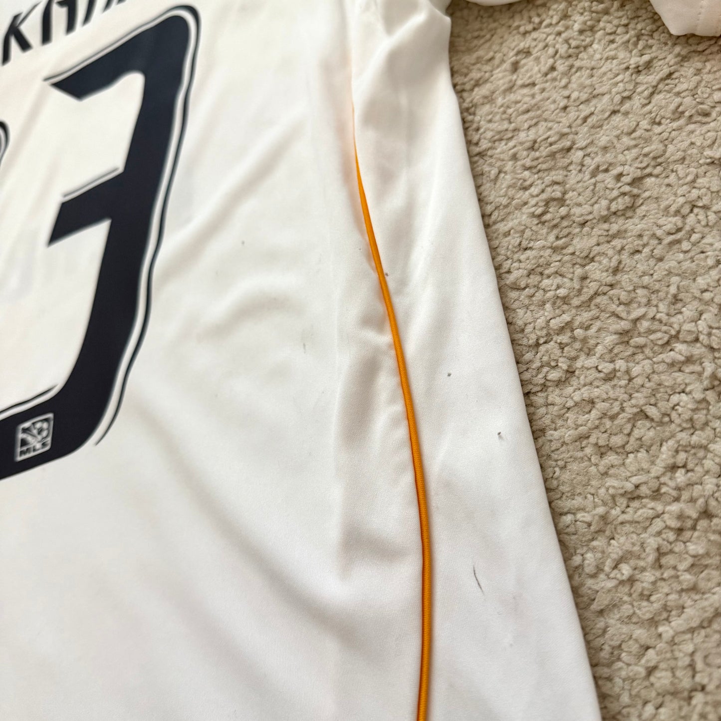 LA Galaxy 2010/11 home x David Beckham #23 (L)