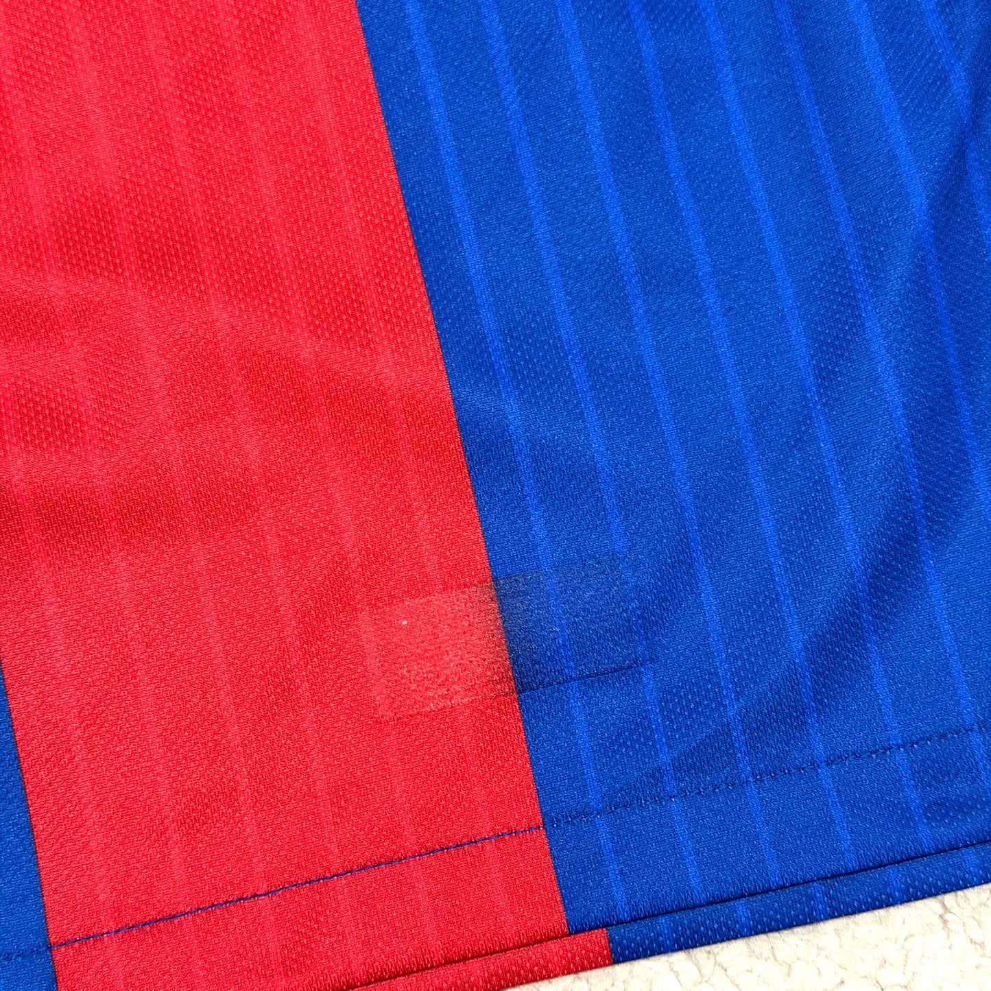 Barcelona 2016/17 home x Messi #10 (M) *very tiny holes