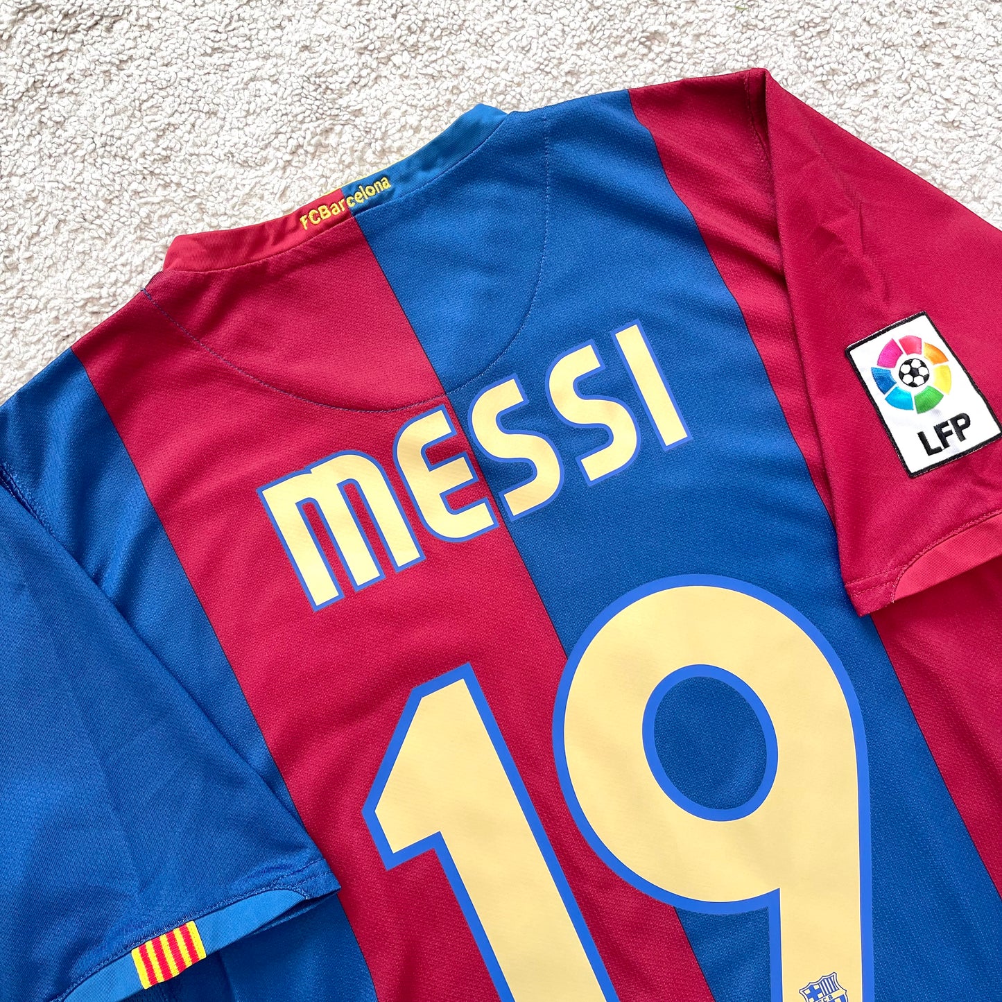 Barcelona 2006/07 home x Messi #19 (M)