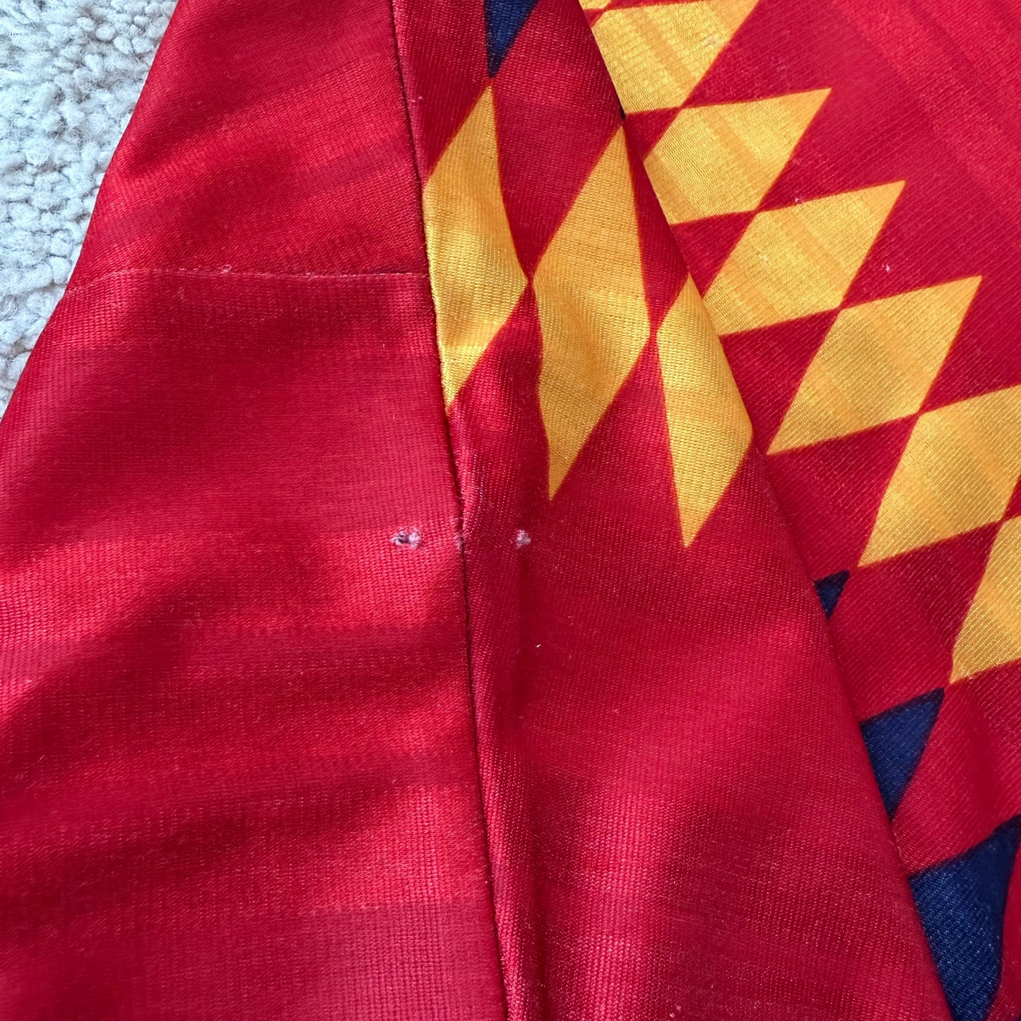 Spain 1994 World Cup home (M) *tiny holes on right sleeve