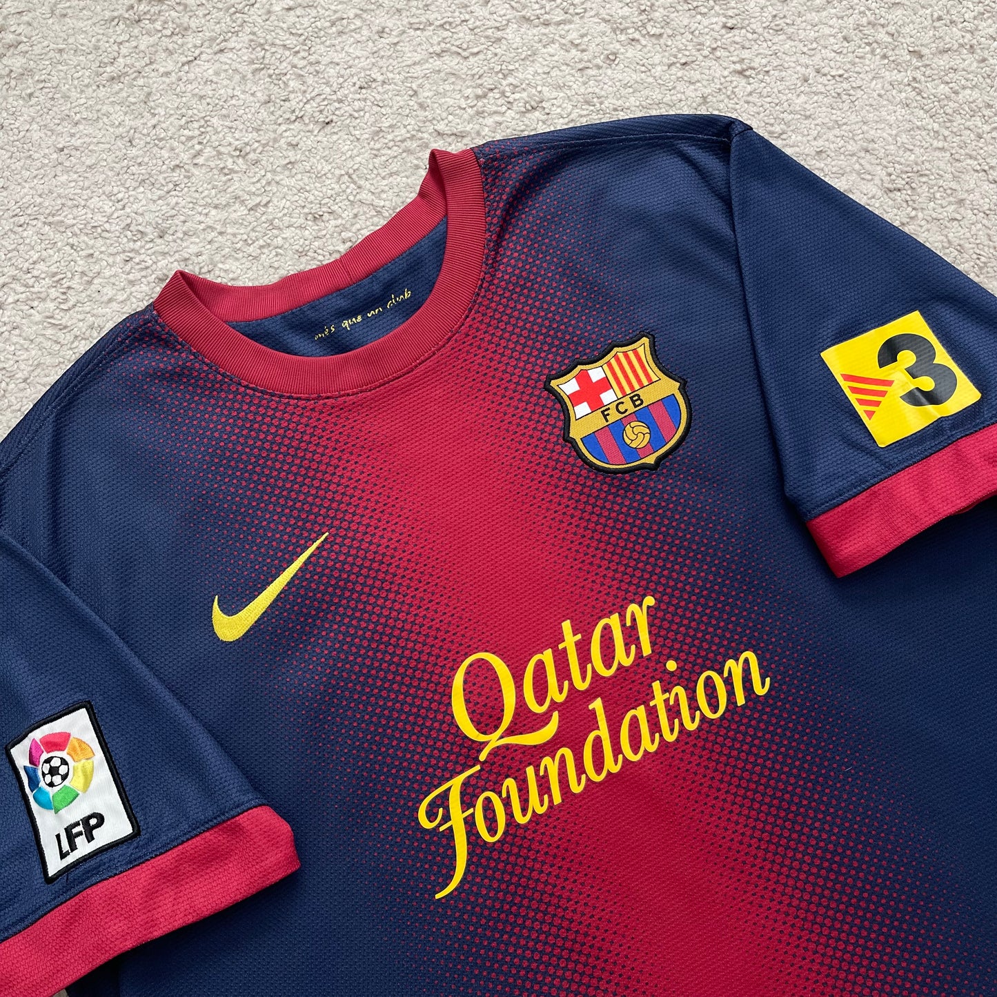 Barcelona 2012/13 home x Messi #10 (L) *has some holes on the back