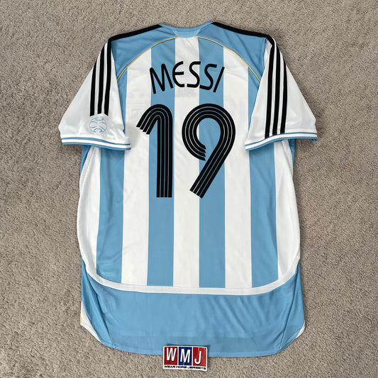 Argentina 2006 World Cup home x Messi #19 (M)