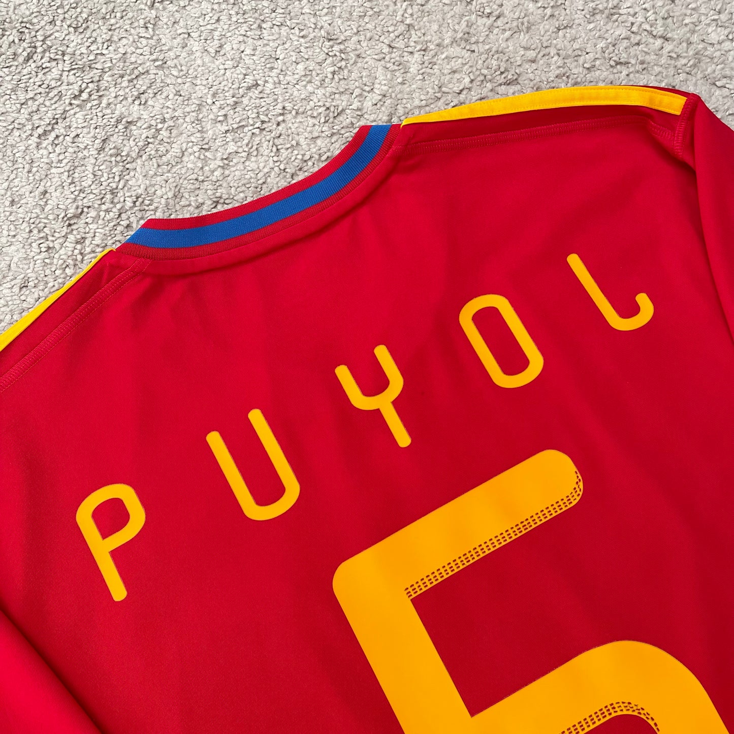 Spain 2010 World Cup home x Carles Puyol #5 (XL)