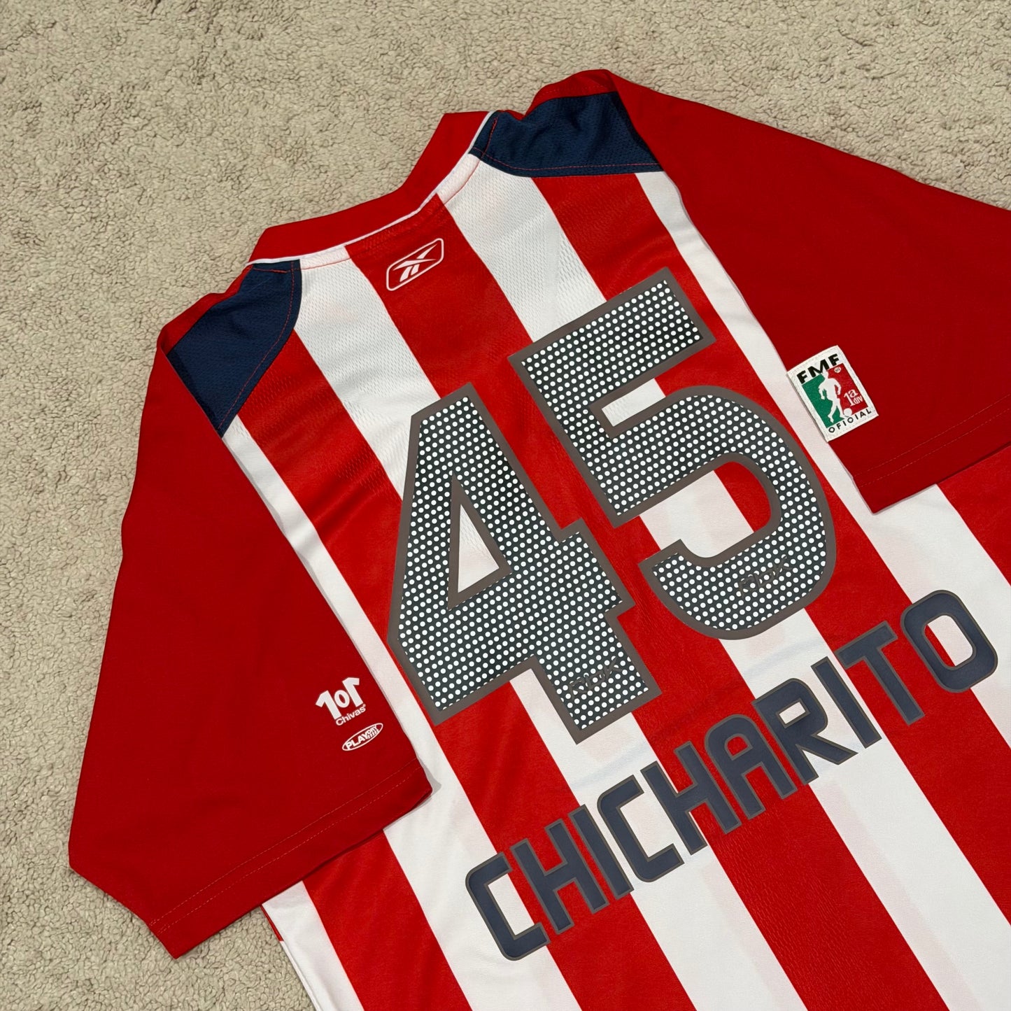 Chivas de Guadalajara 2006/07 home x Chicharito Hernandez #45 (S, RUNS BIG)
