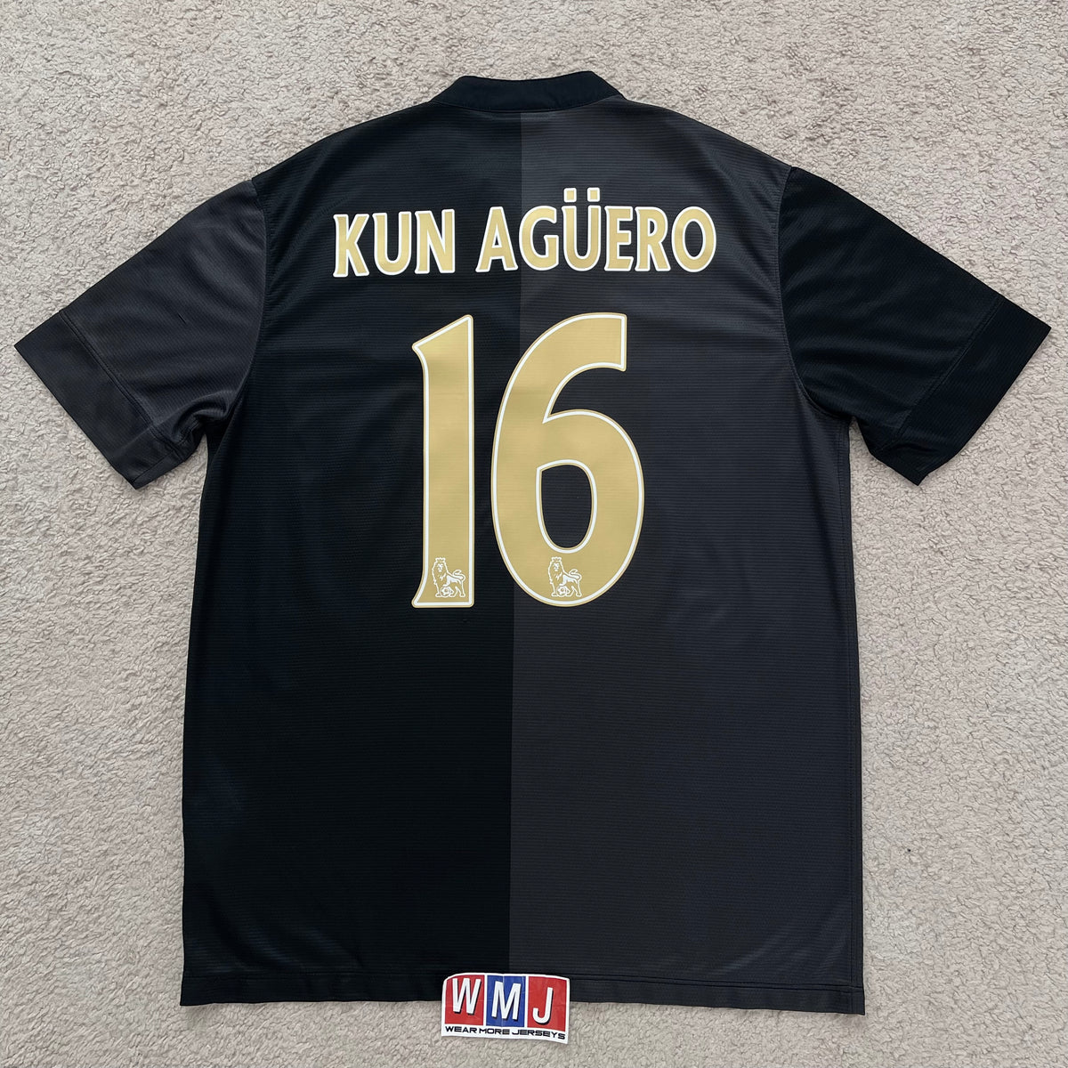 Manchester City 2013/14 away x Sergio Kun Agüero #16 (L)