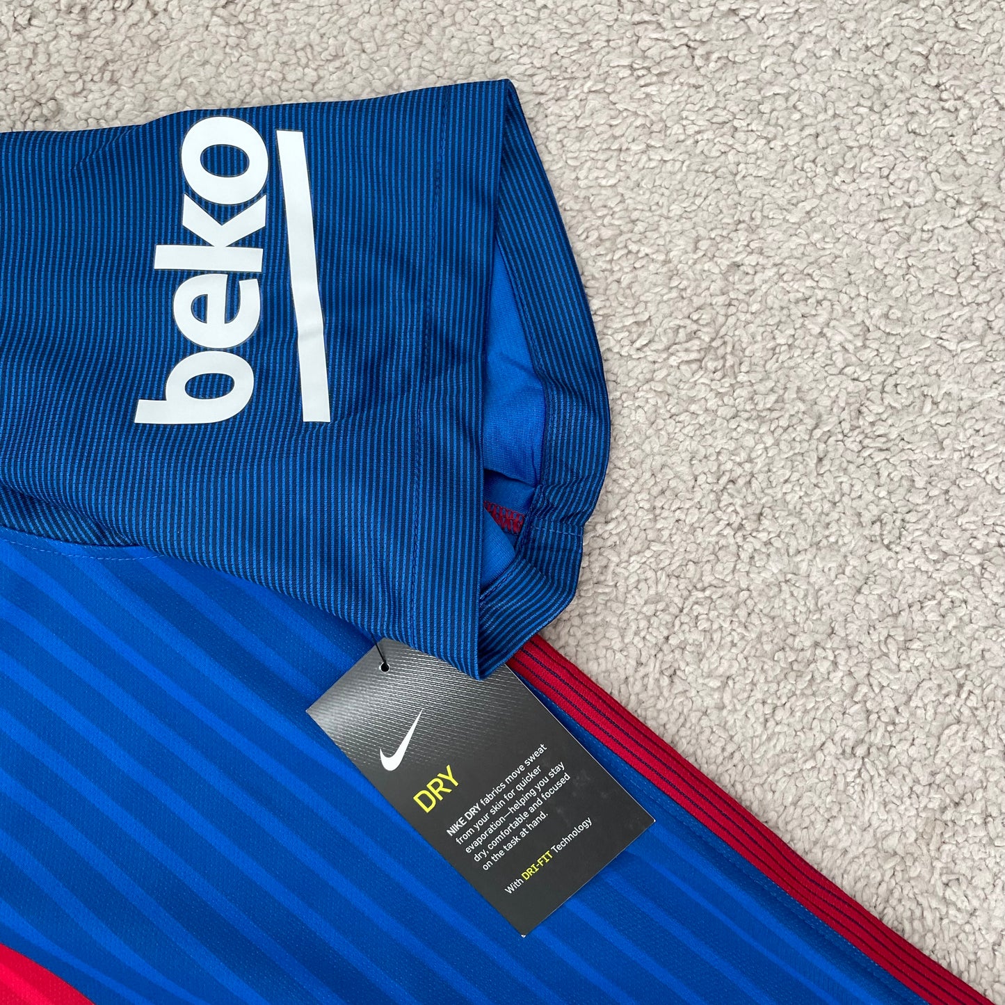 Barcelona 2016/17 home x Messi #10 (XL) *BRAND NEW WITH TAGS