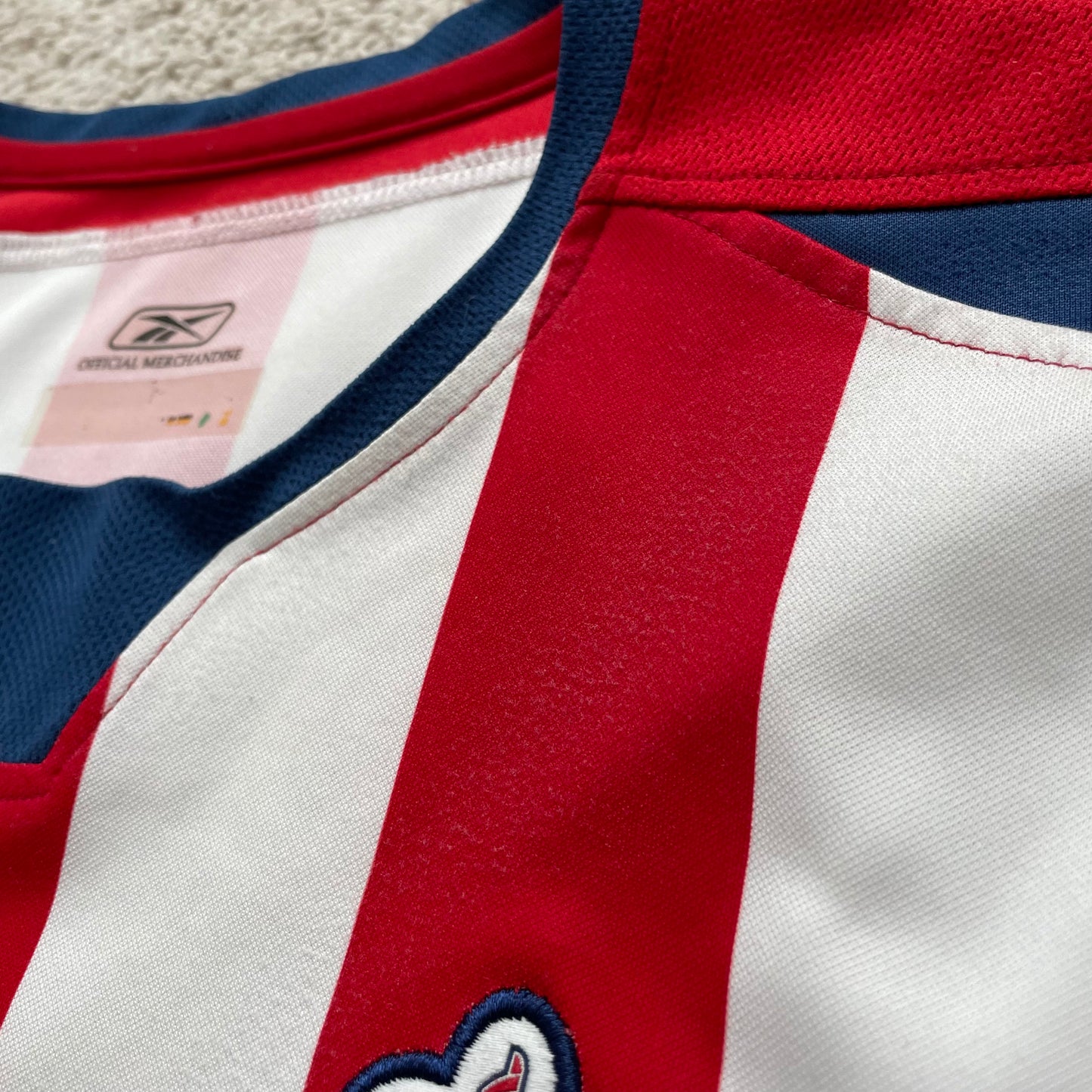 Chivas de Guadalajara 2004/05 home x Bofo Bautista #7 (M, runs big)