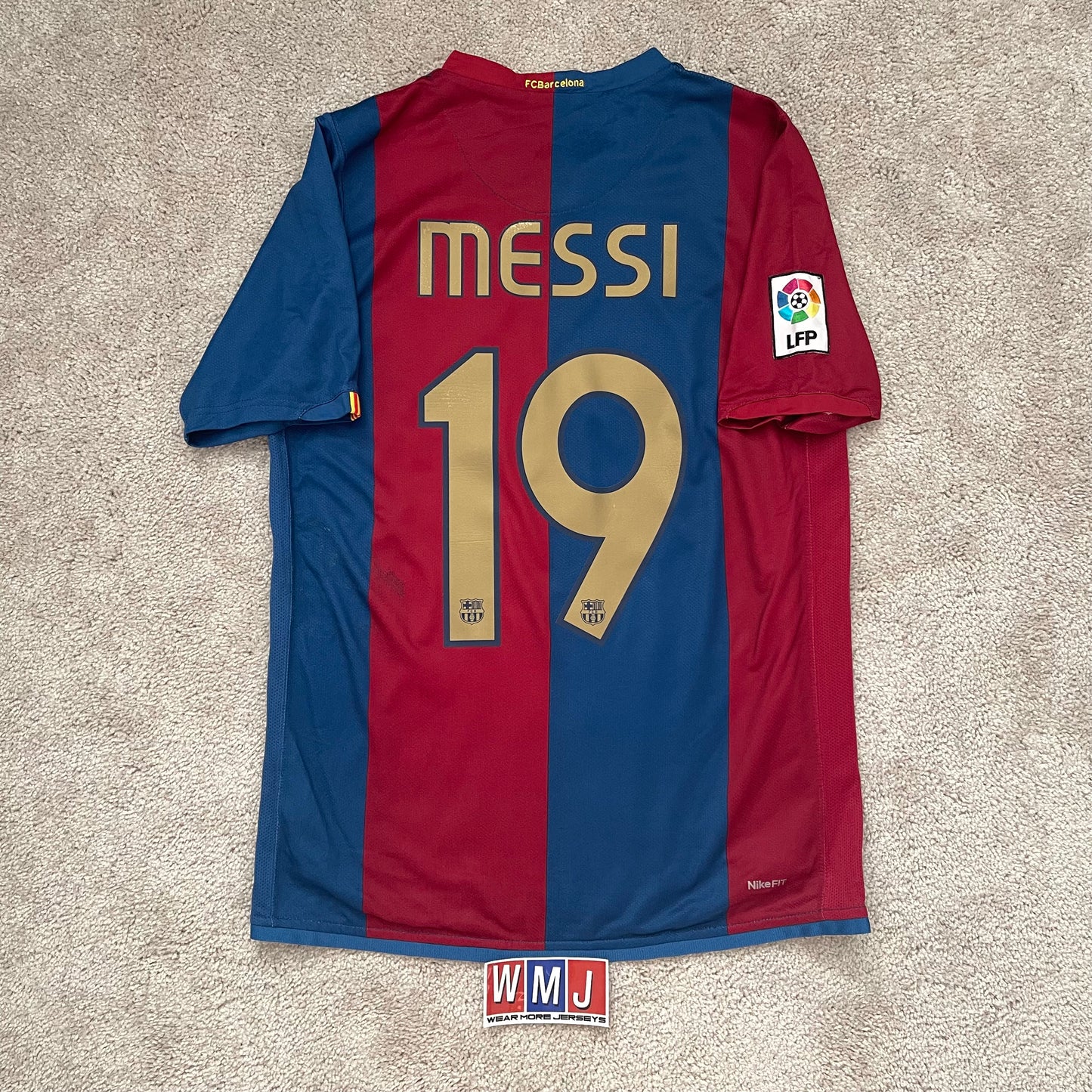 Barcelona 2006/07 home x Messi #19 (S) *tiny holes