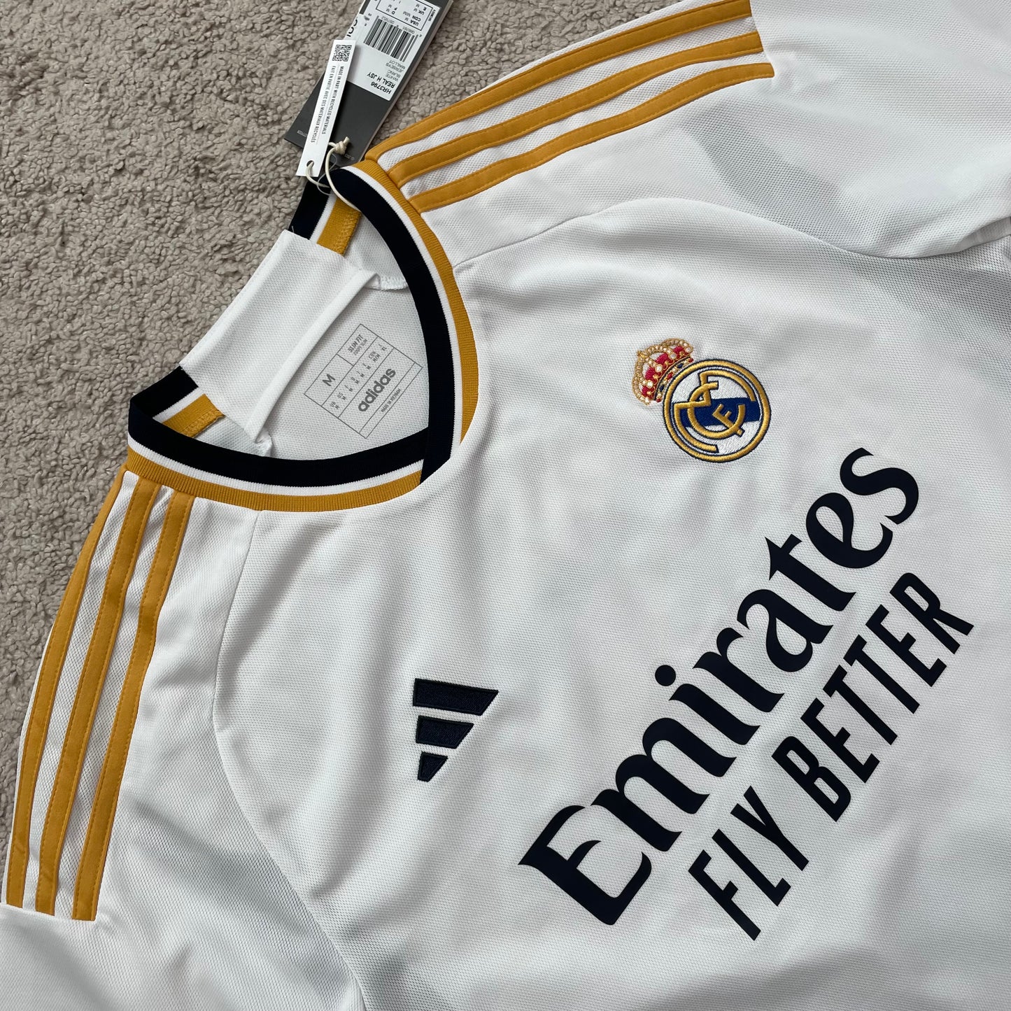 Real Madrid 2023/2024 home x Jude Bellingham #5 (M) *BRAND NEW WITH TAGS