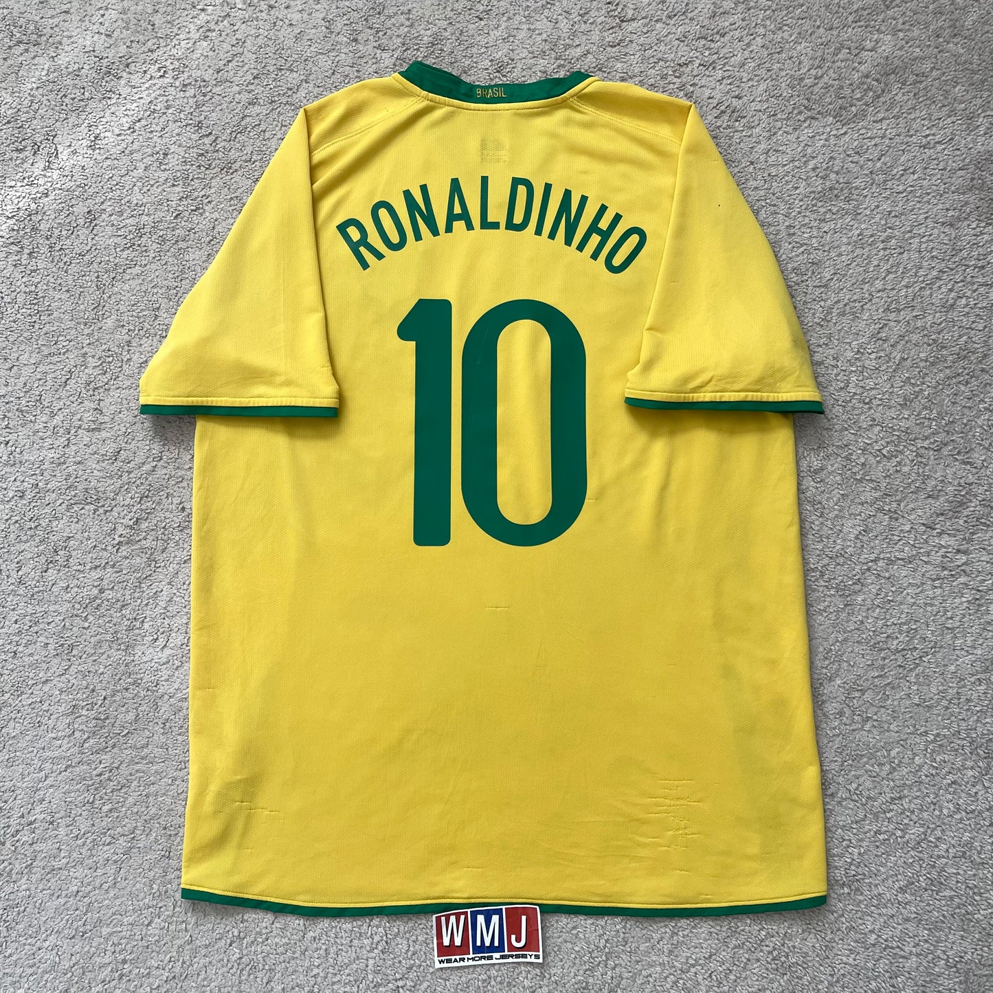 Brazil 2008/2009/2010 home x Ronaldinho #10 (XL) *has some tiny holes