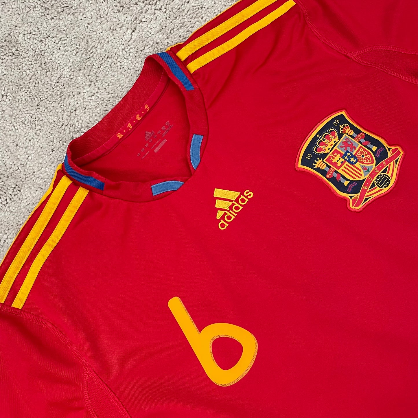 Spain 2010 World Cup home x Andres Iniesta #6 (L)