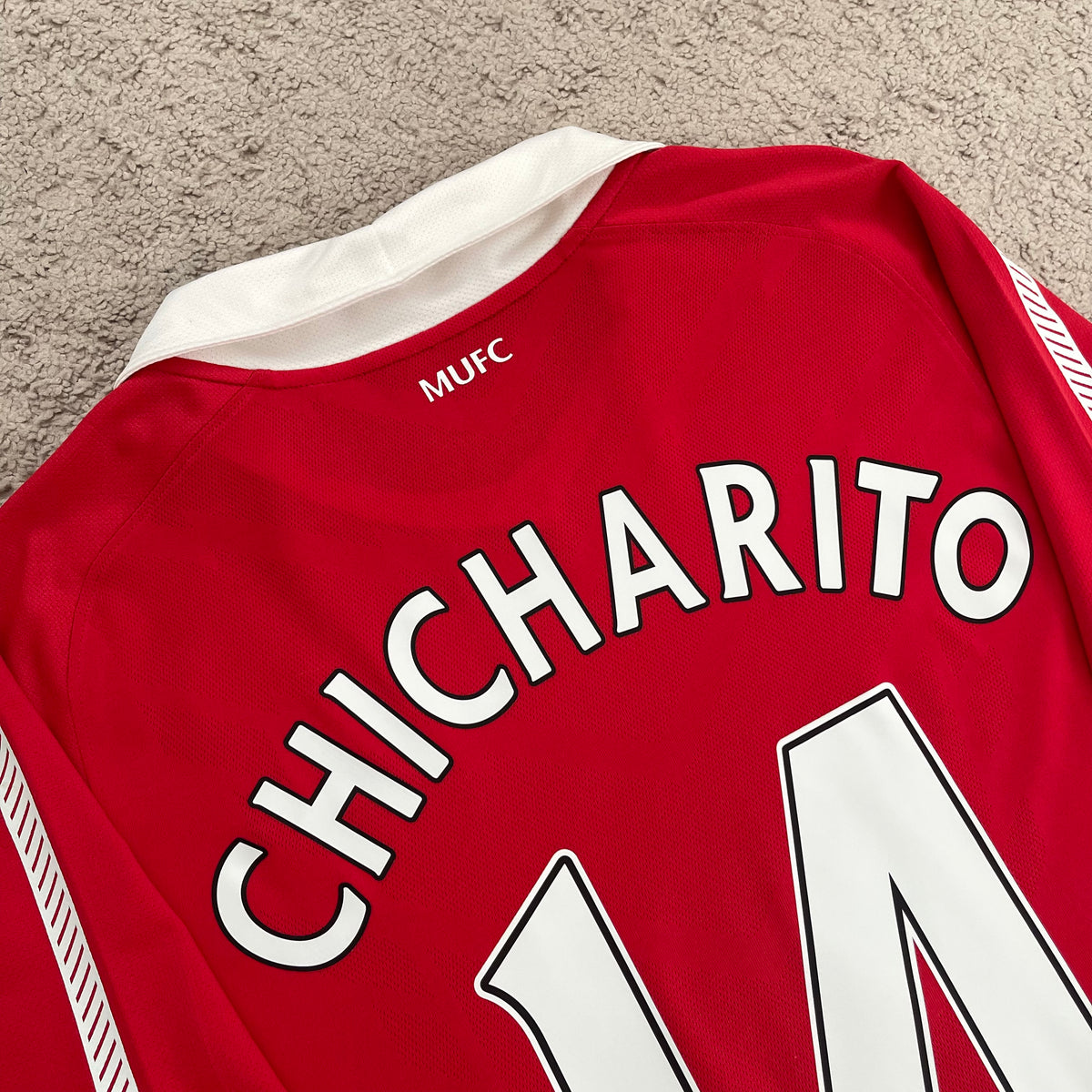 Manchester United 2010/11 home x Chicharito Hernandez #14 (M)