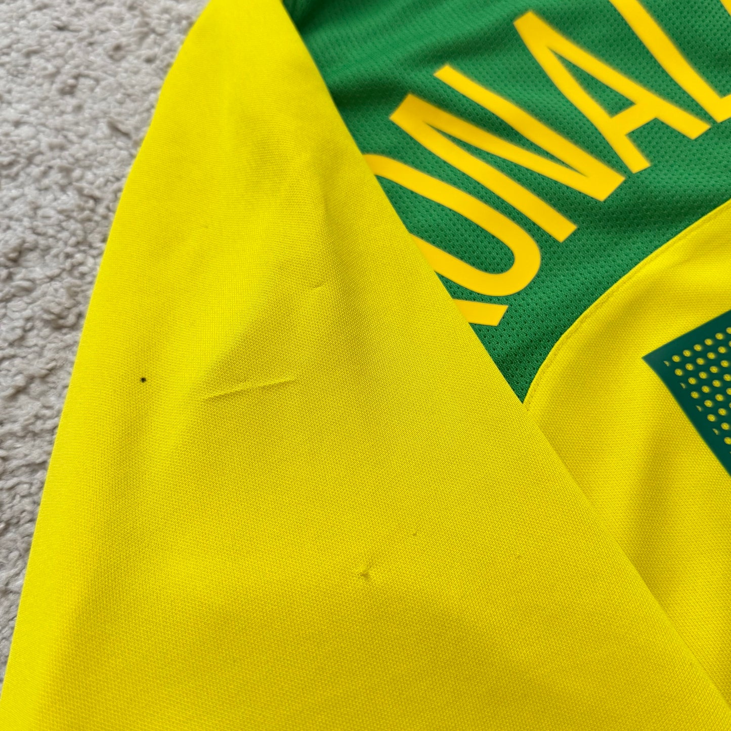 Brazil 2004/06 home x Ronaldinho #10 (L)