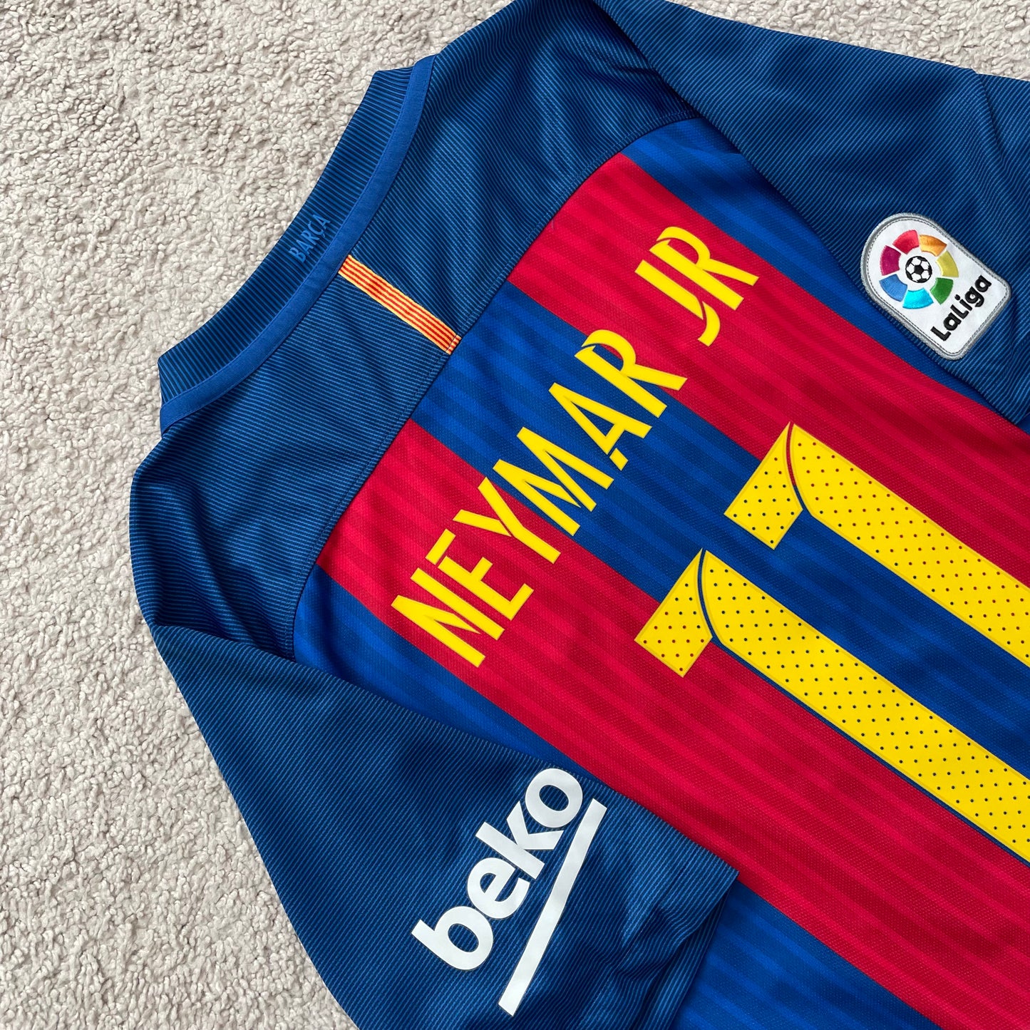 Barcelona 2016/17 home x Neymar Jr #11 (L)