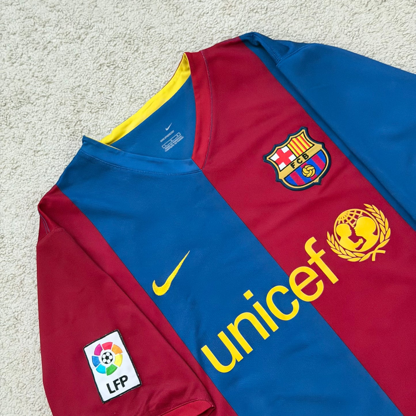 Barcelona 2006/07 home x Messi #19 (L)