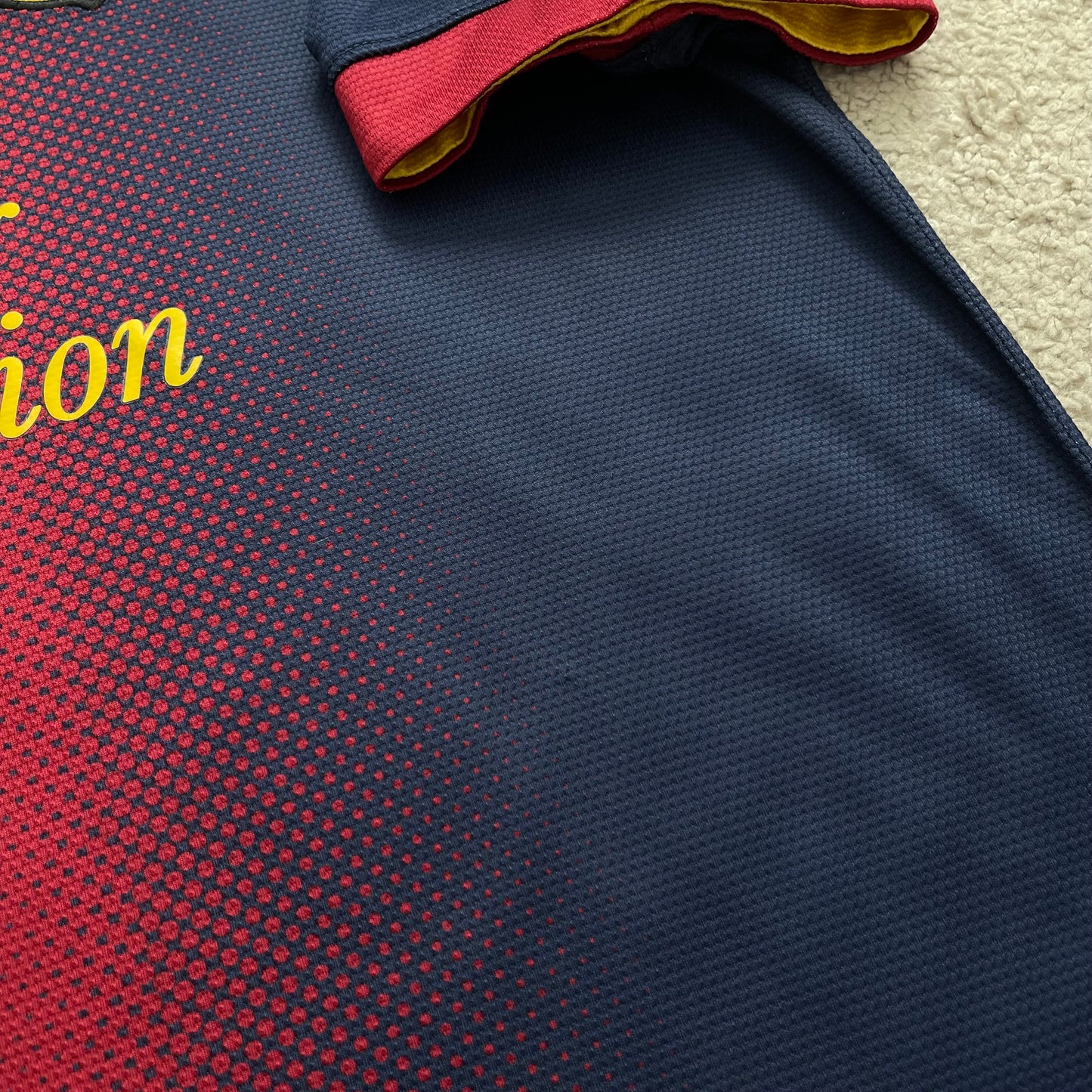 Barcelona 2012/13 home x Messi #10 (L) *has some holes on the back