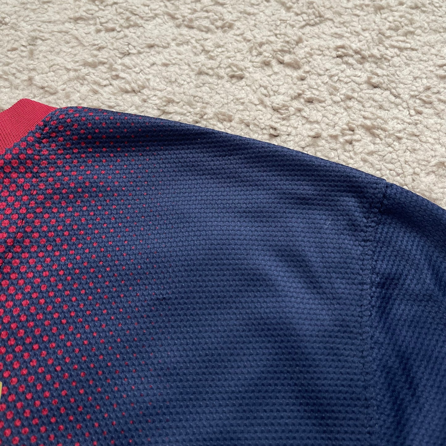 Barcelona 2012/13 home x Messi #10 (L) *has some holes on the back