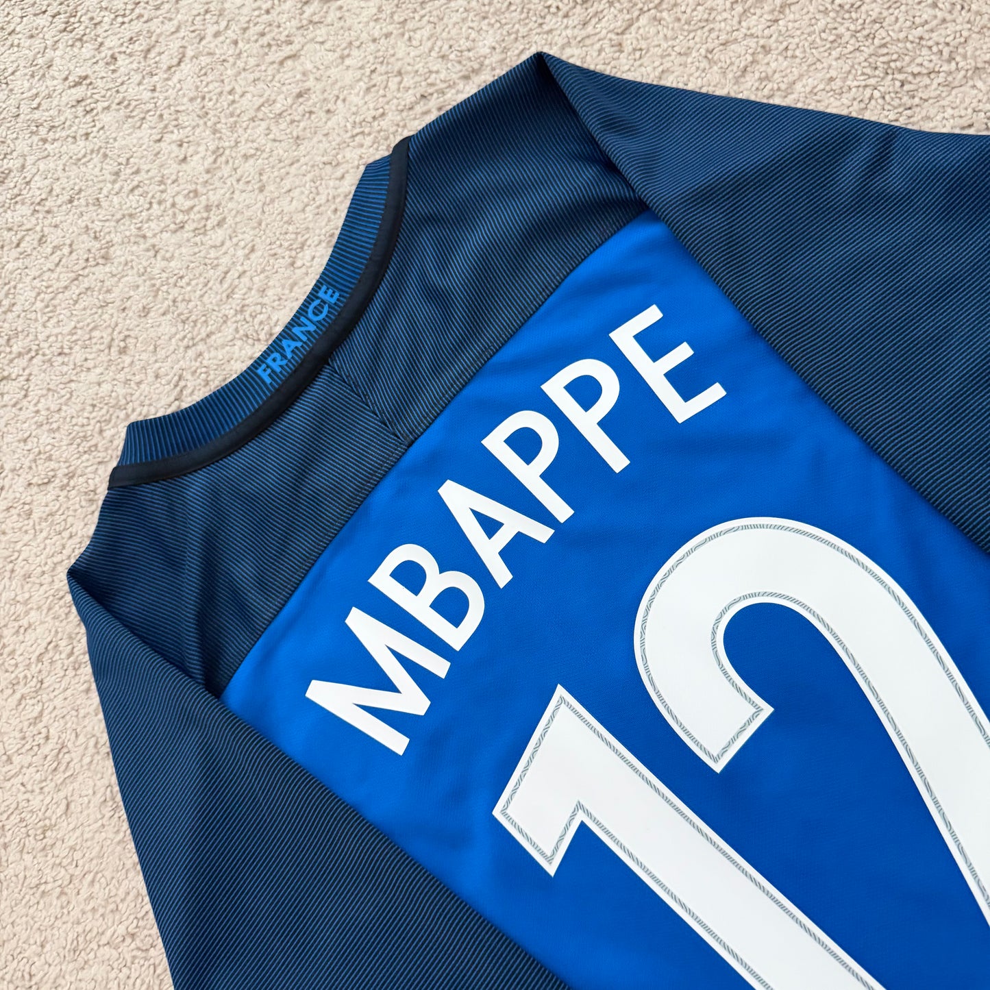 France 2016/17 home player x Kylian Mbappé #12 (XL)
