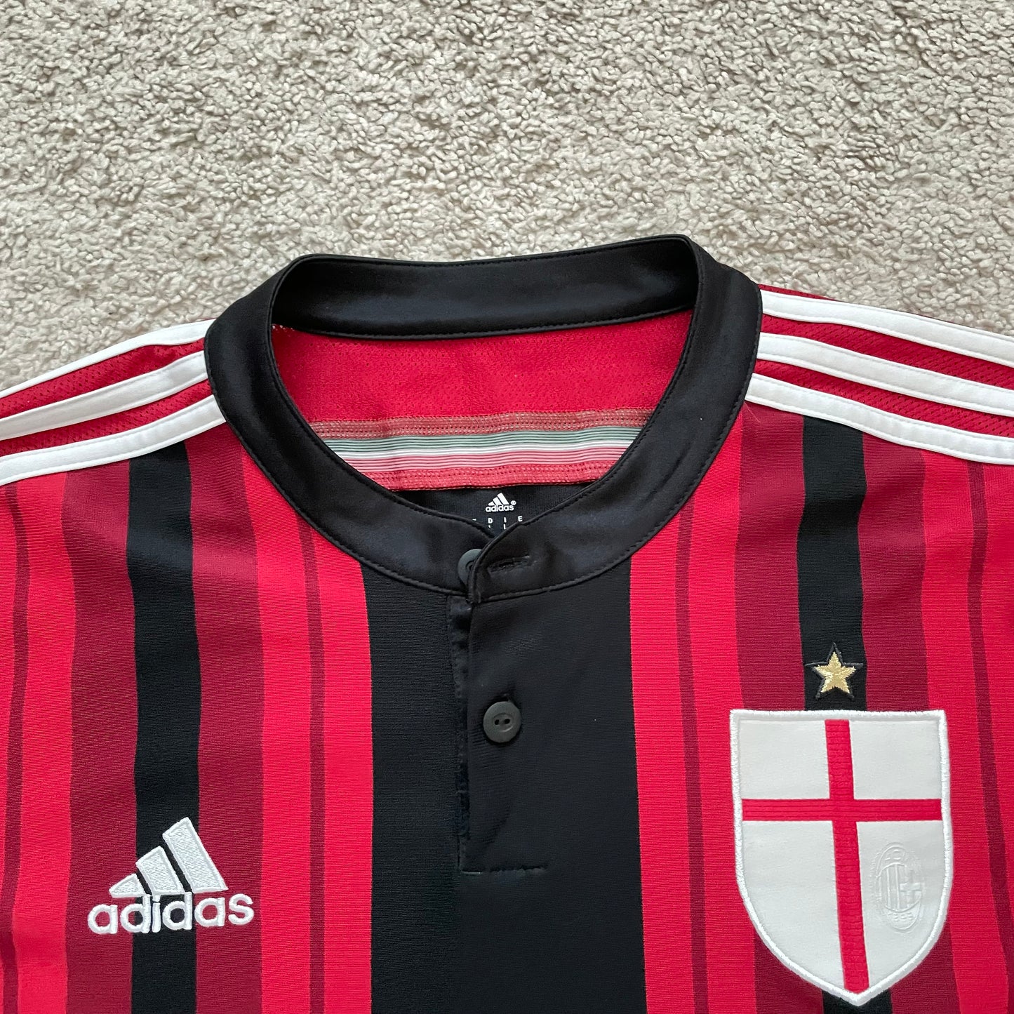AC Milan 2014/15 home x Ricardo Kaká #22 (L)