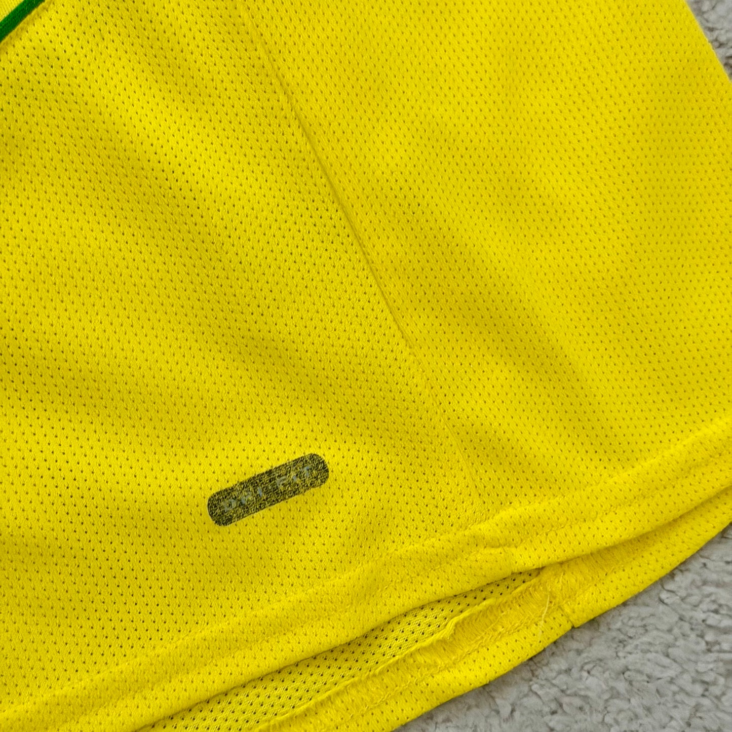 Brazil 2004/05 home x Ronaldinho #10 (XL)