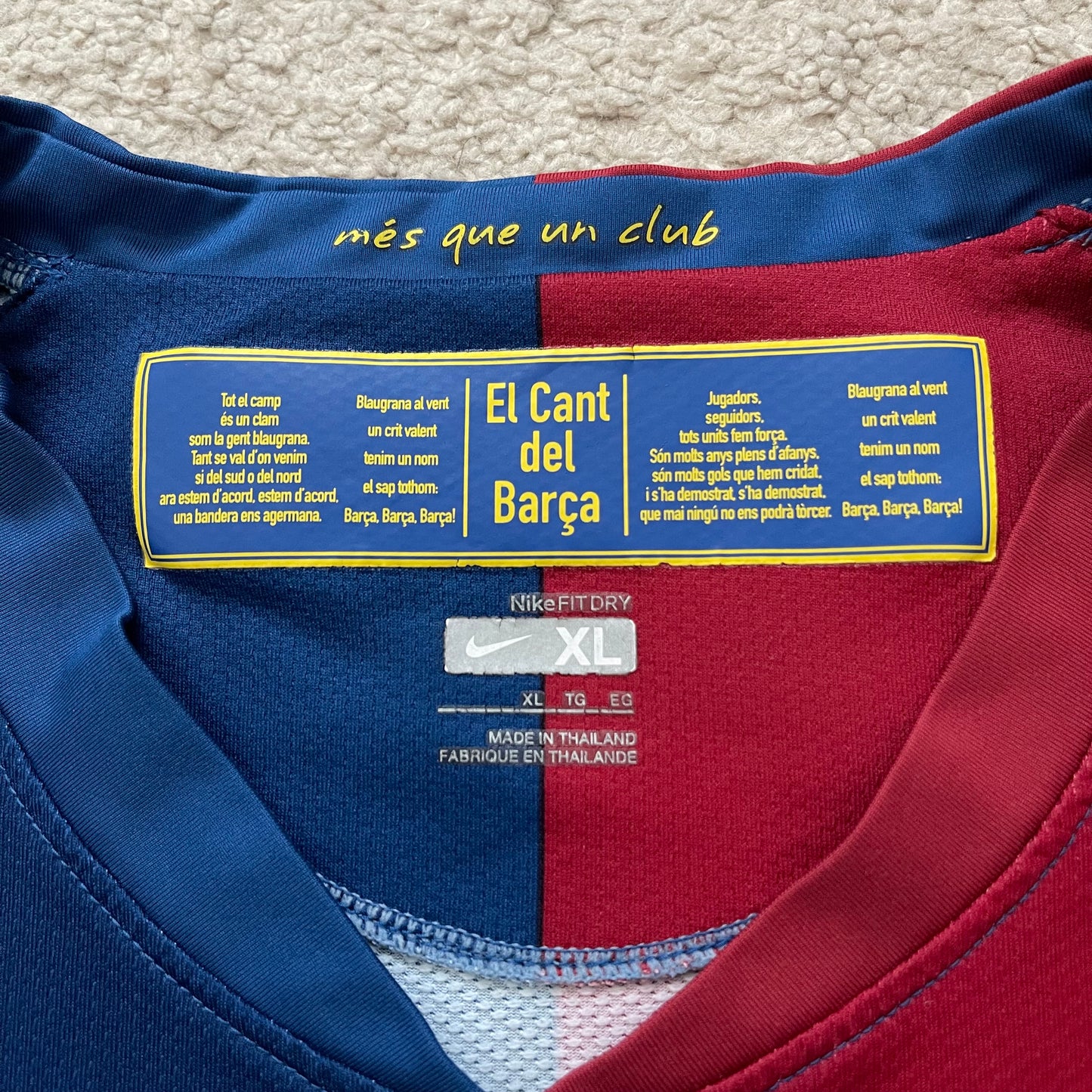 Barcelona 2008/09 home x Messi #10 (XL) *small hole on the front