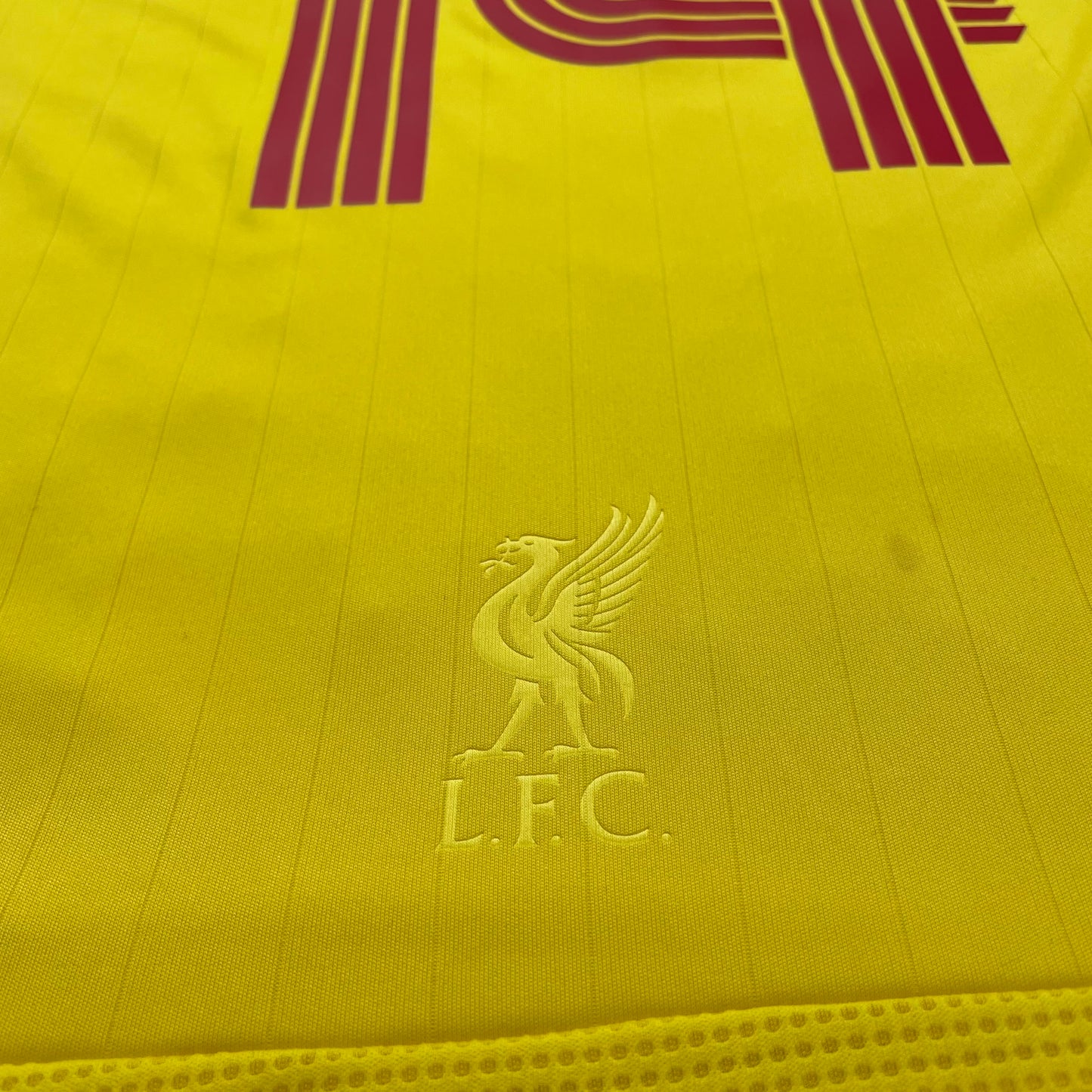 Liverpool 2006/07 away x Xabi Alonso #14 (M)