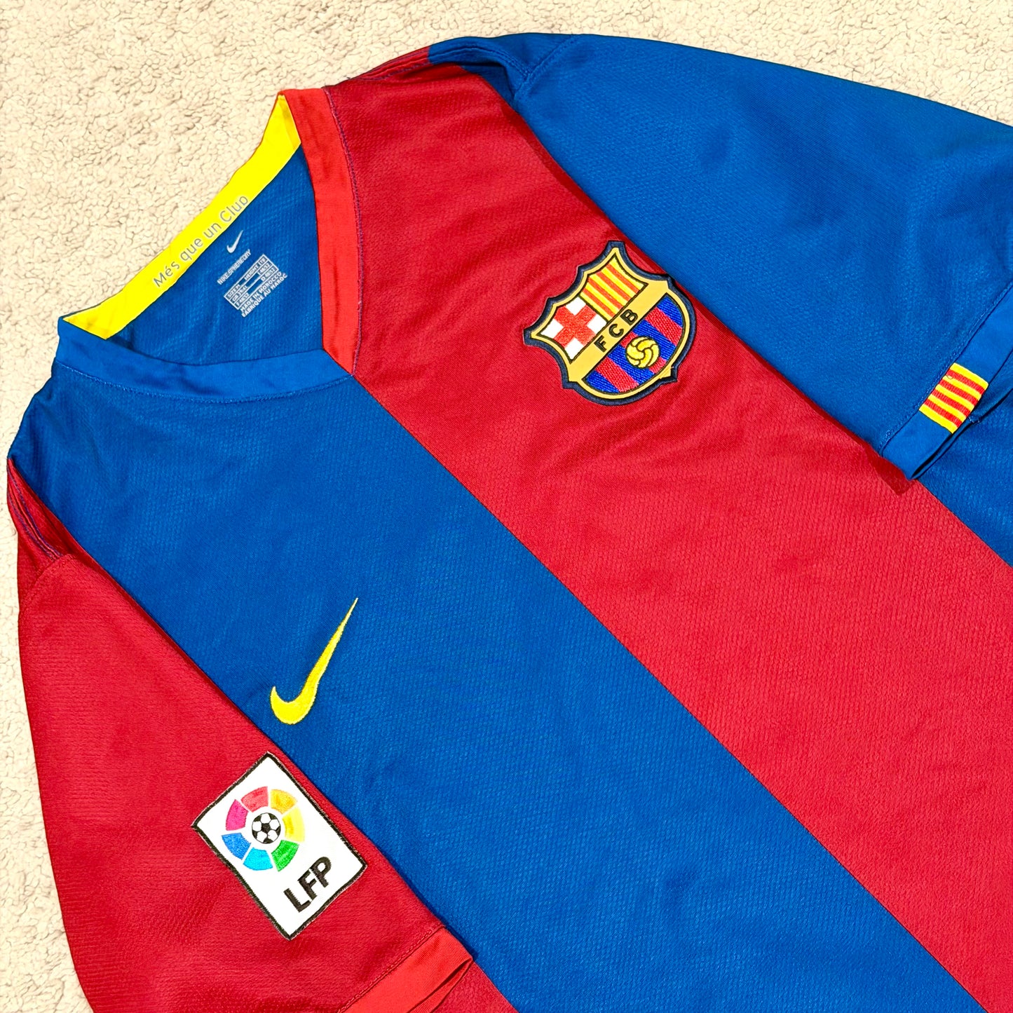 Barcelona 2006/07 home x Ronaldinho #10 (M)