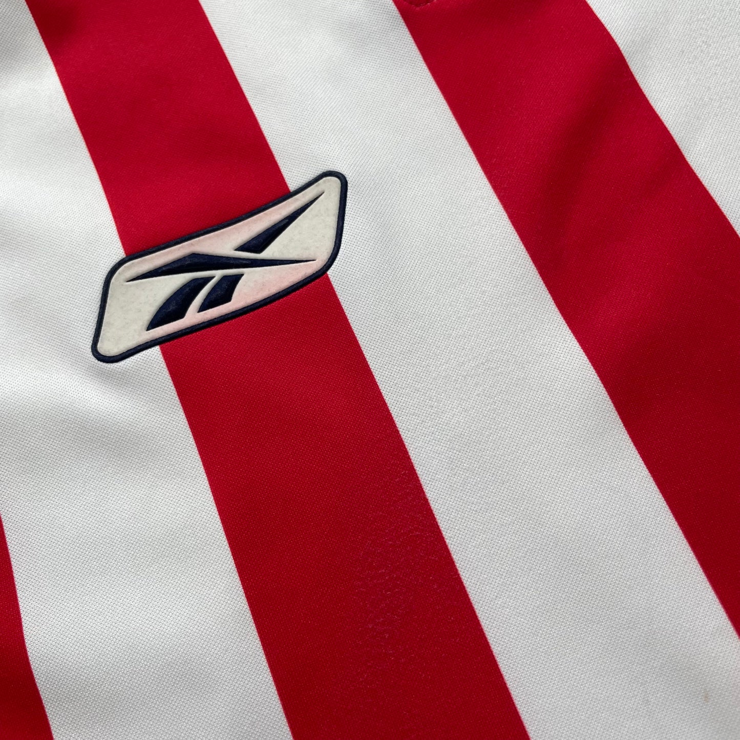 Chivas de Guadalajara 2004/05 home x Bofo Bautista #7 (M, runs big)